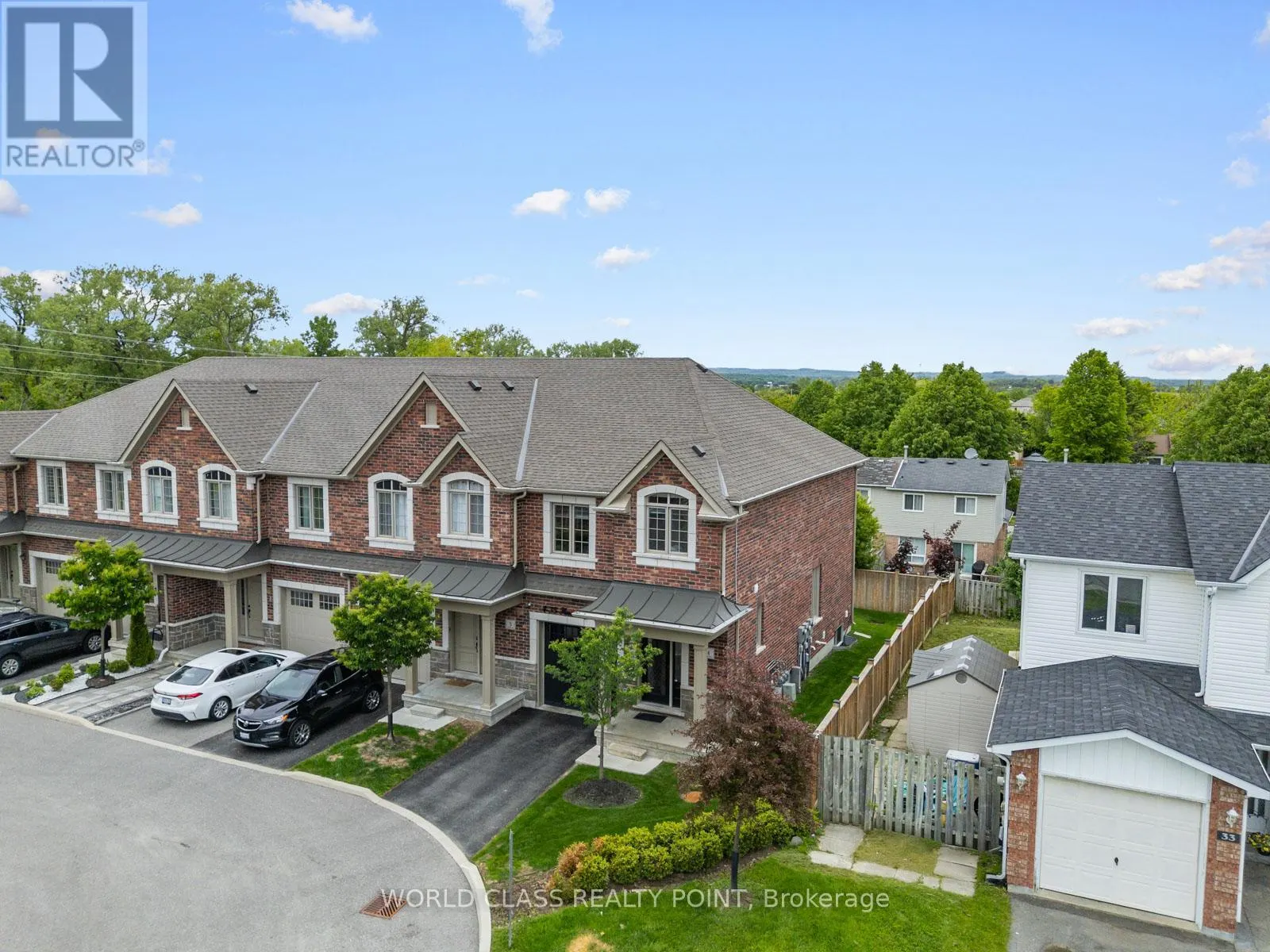 4 - 35 HANNING COURT