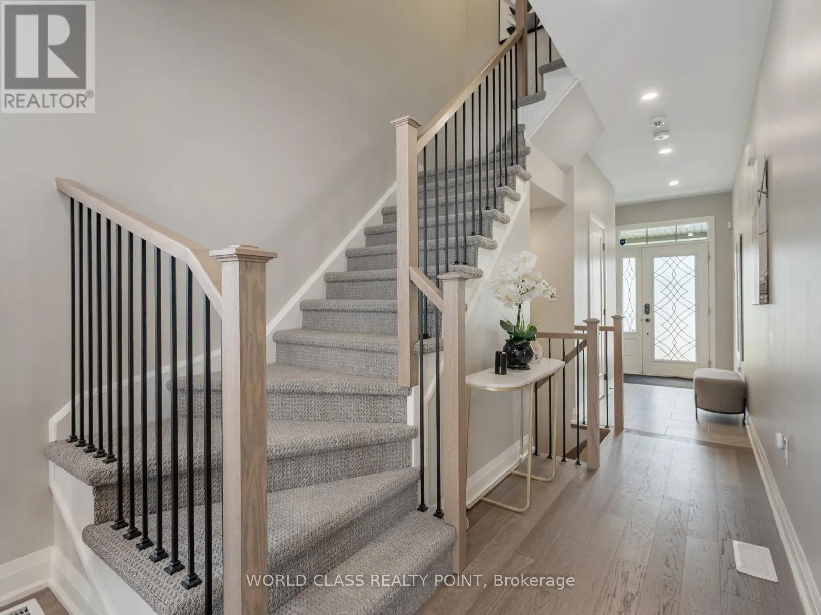 4 - 35 HANNING COURT