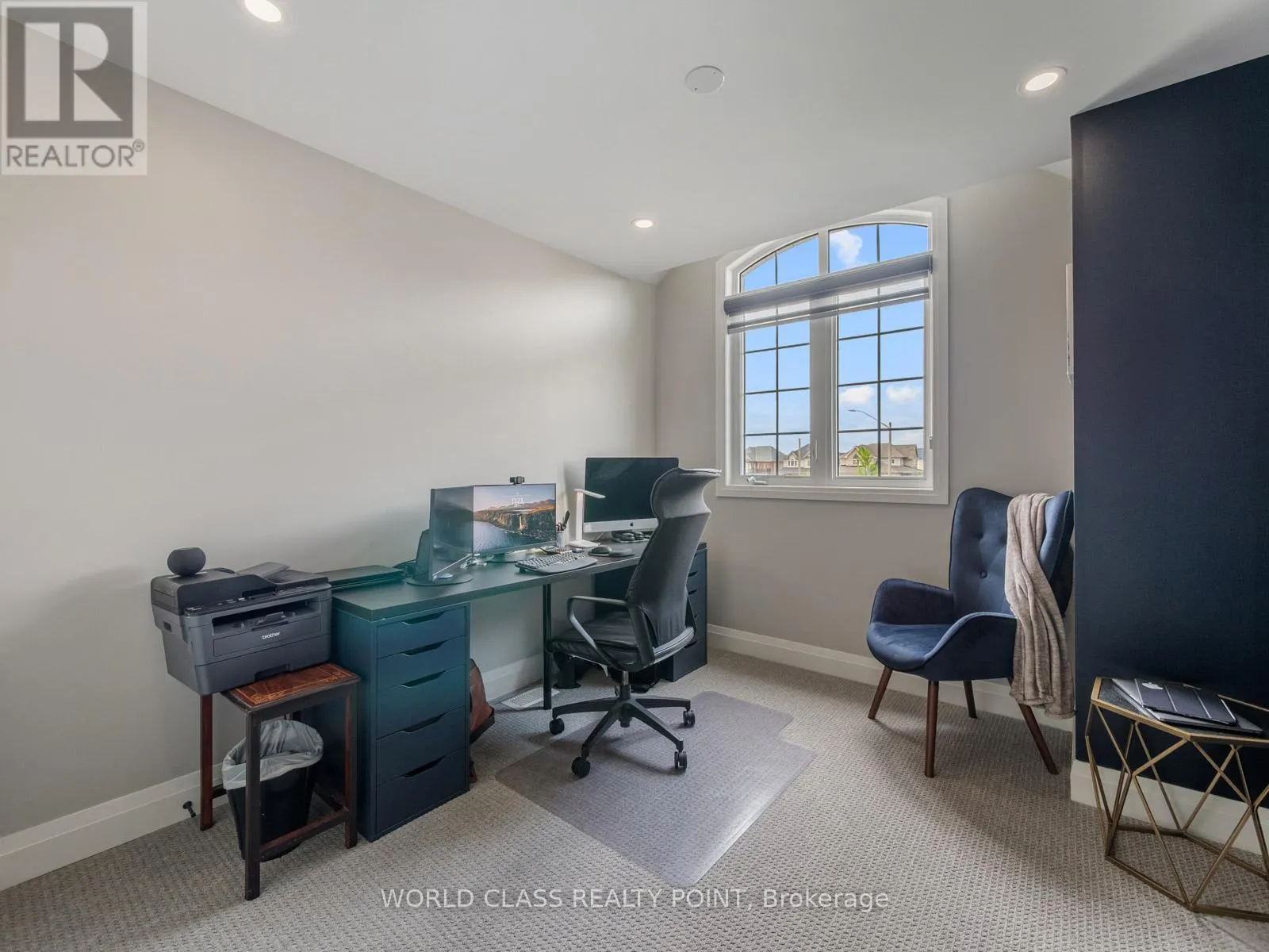 4 - 35 HANNING COURT