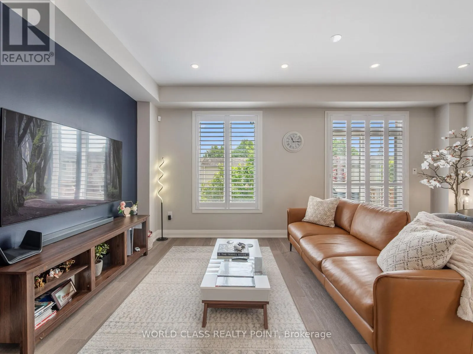 4 - 35 HANNING COURT