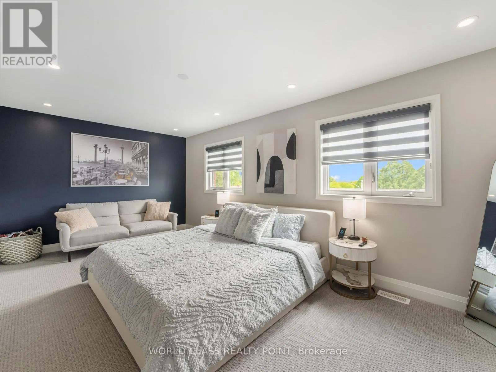 4 - 35 HANNING COURT