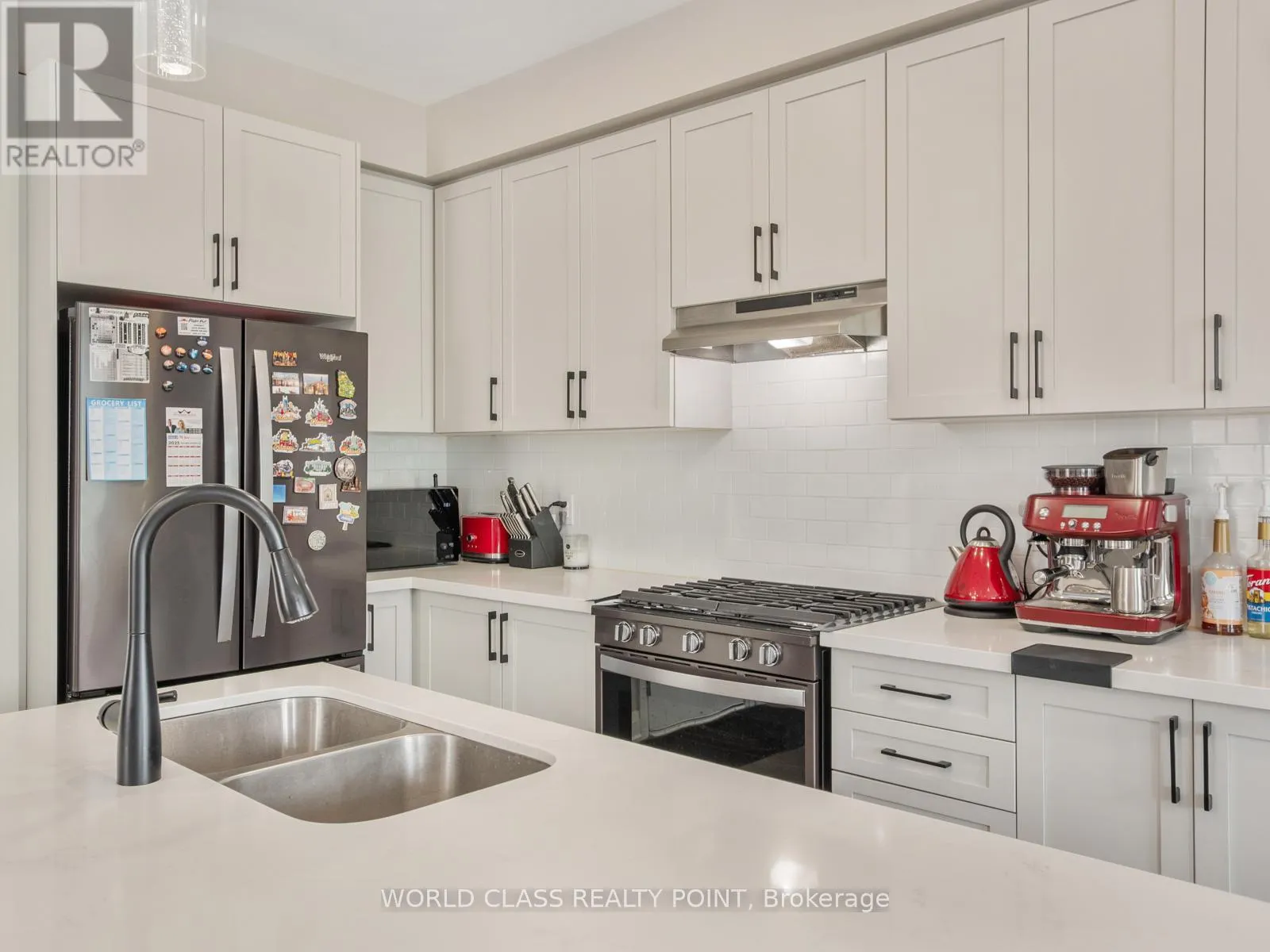 4 - 35 HANNING COURT