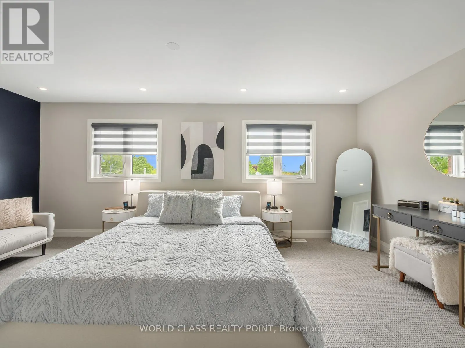 4 - 35 HANNING COURT