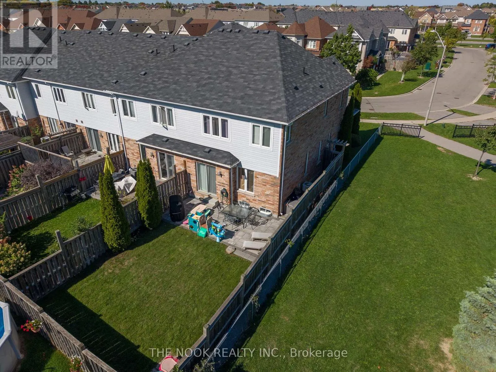 93 DEWELL CRESCENT