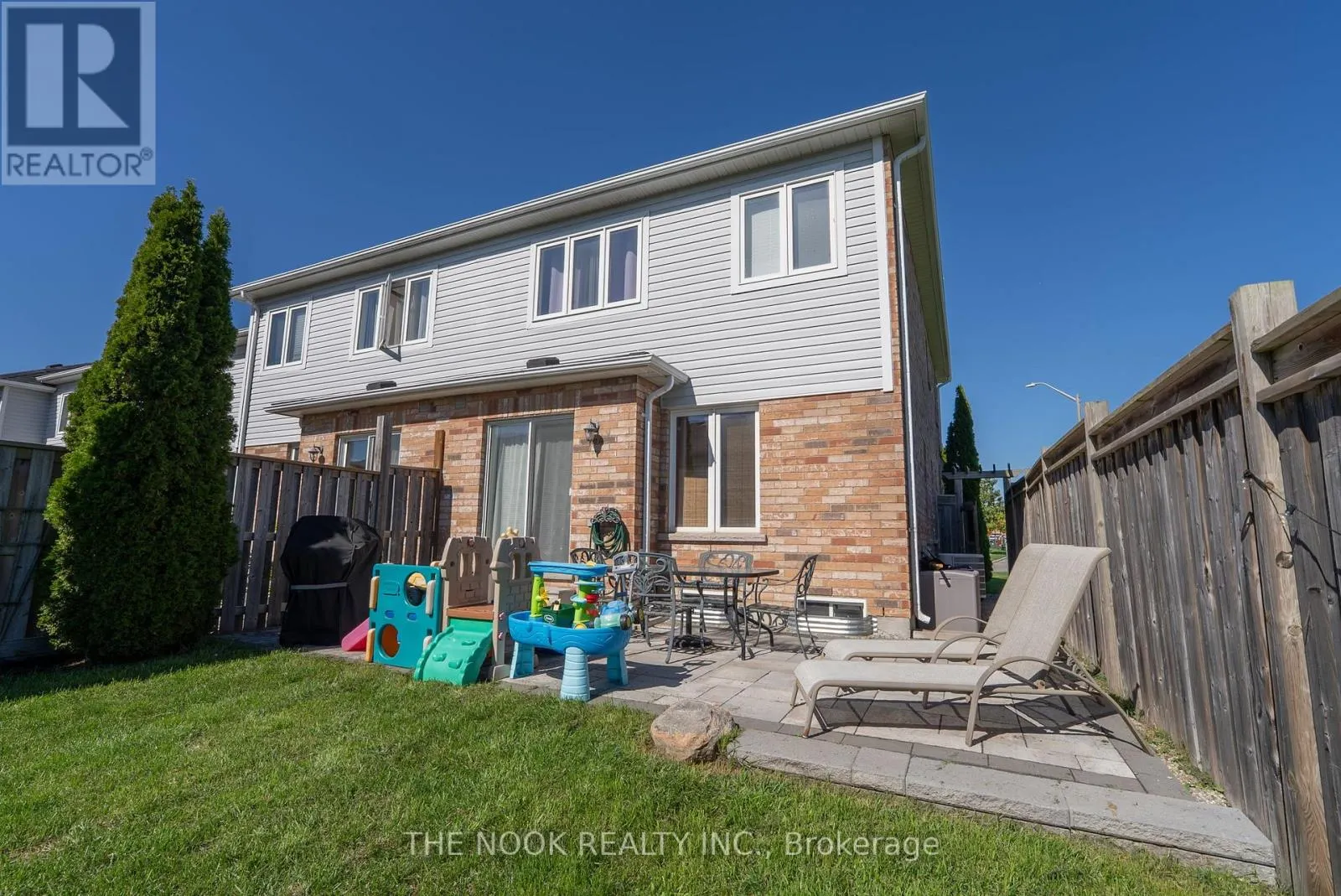 93 DEWELL CRESCENT