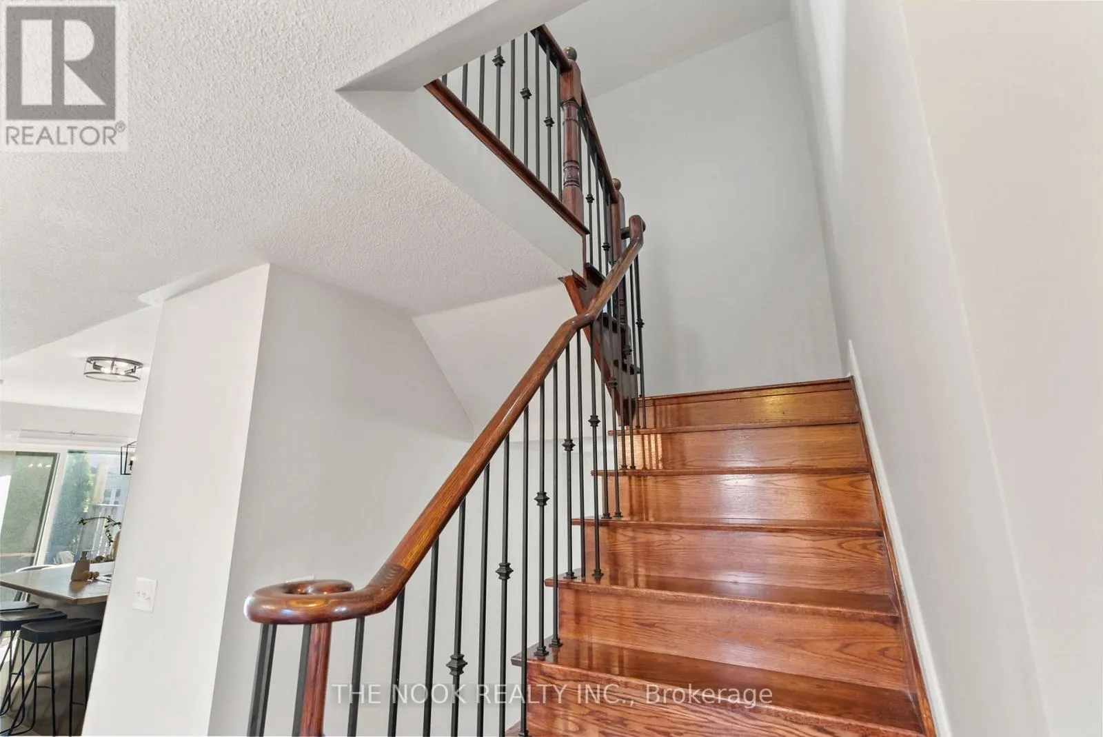 93 DEWELL CRESCENT