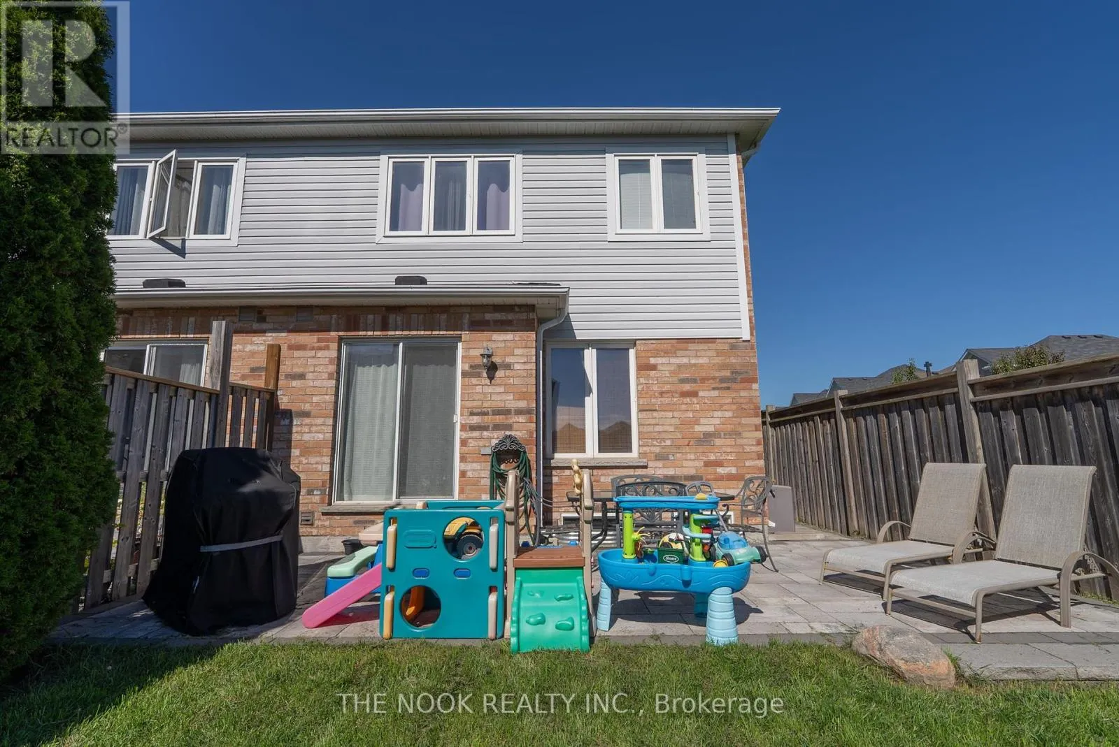 93 DEWELL CRESCENT