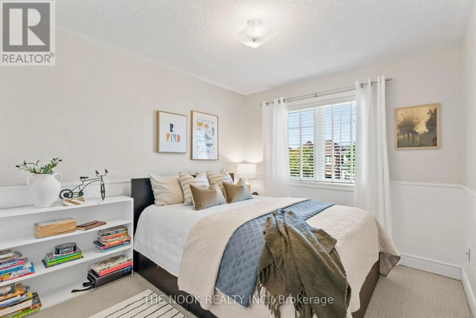 93 DEWELL CRESCENT
