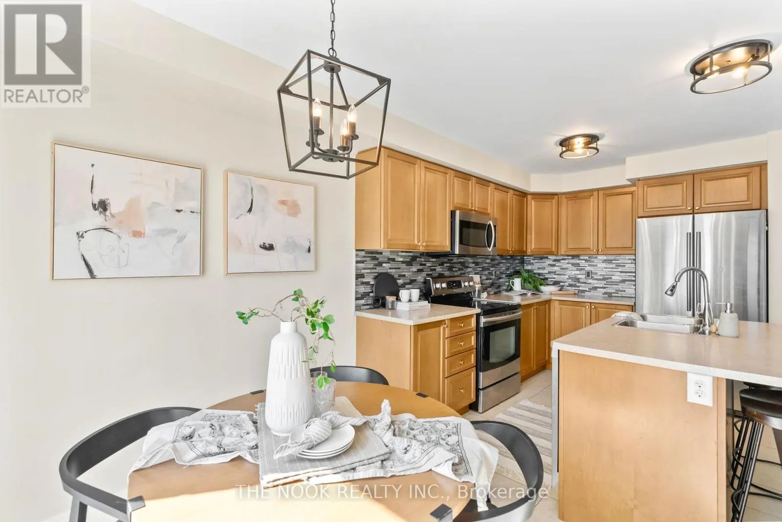 93 DEWELL CRESCENT