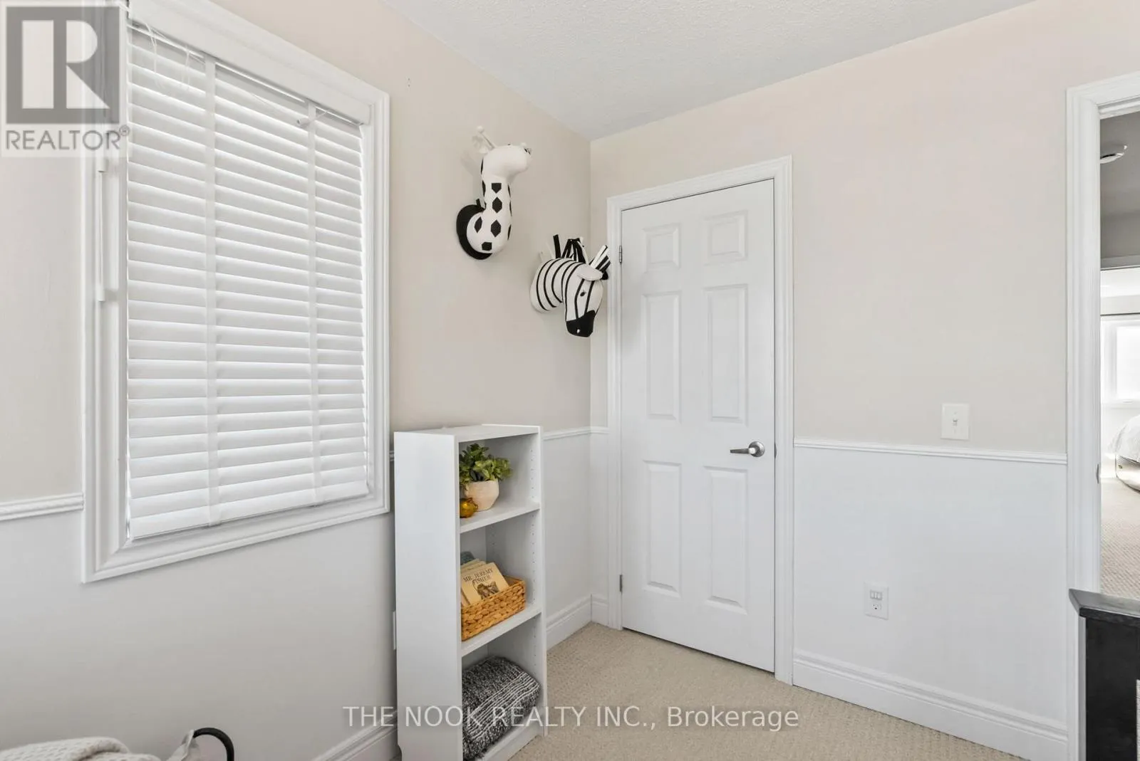 93 DEWELL CRESCENT