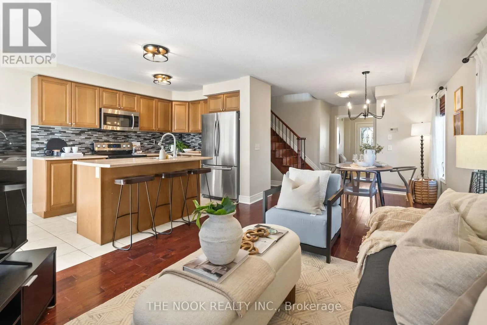 93 DEWELL CRESCENT