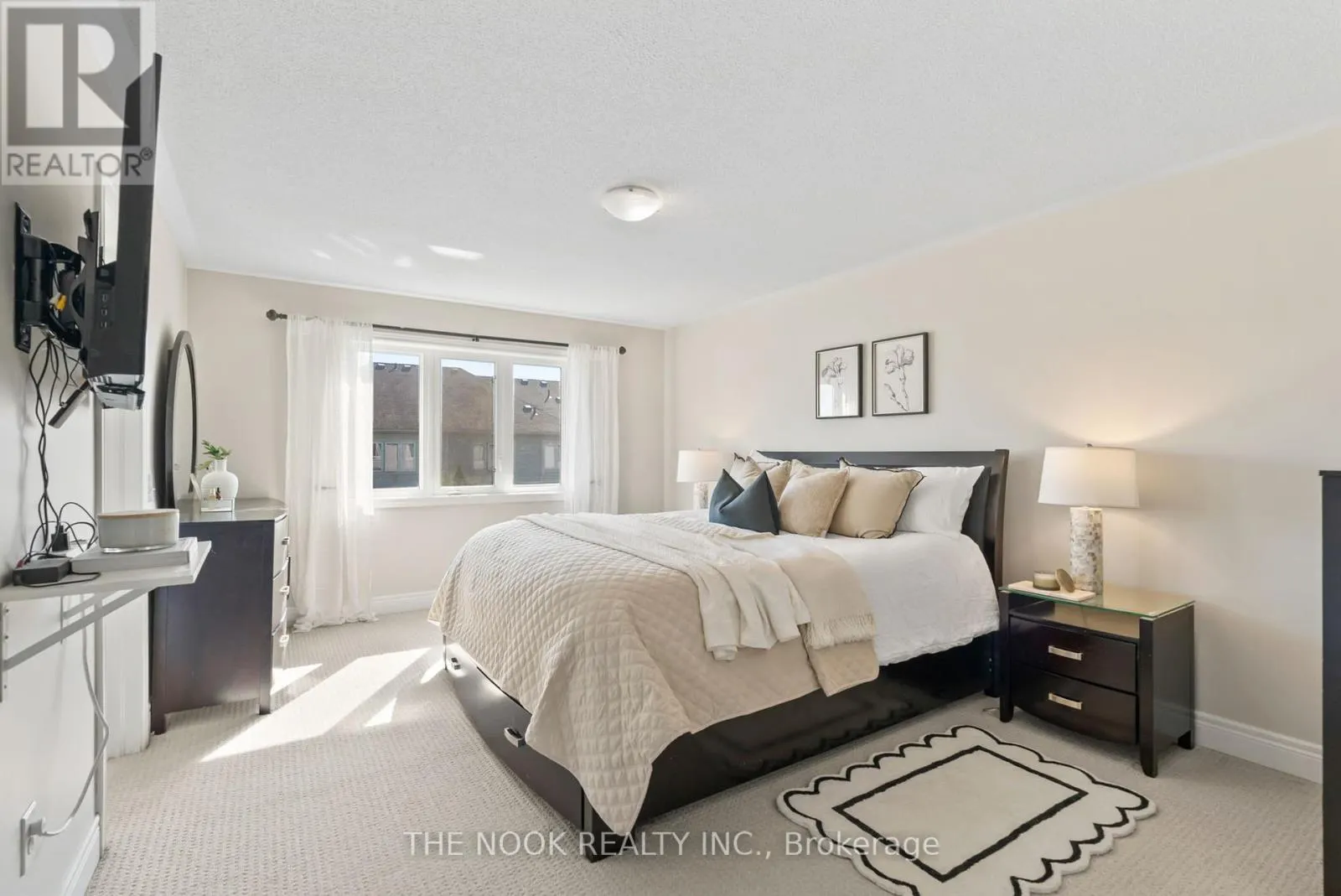 93 DEWELL CRESCENT