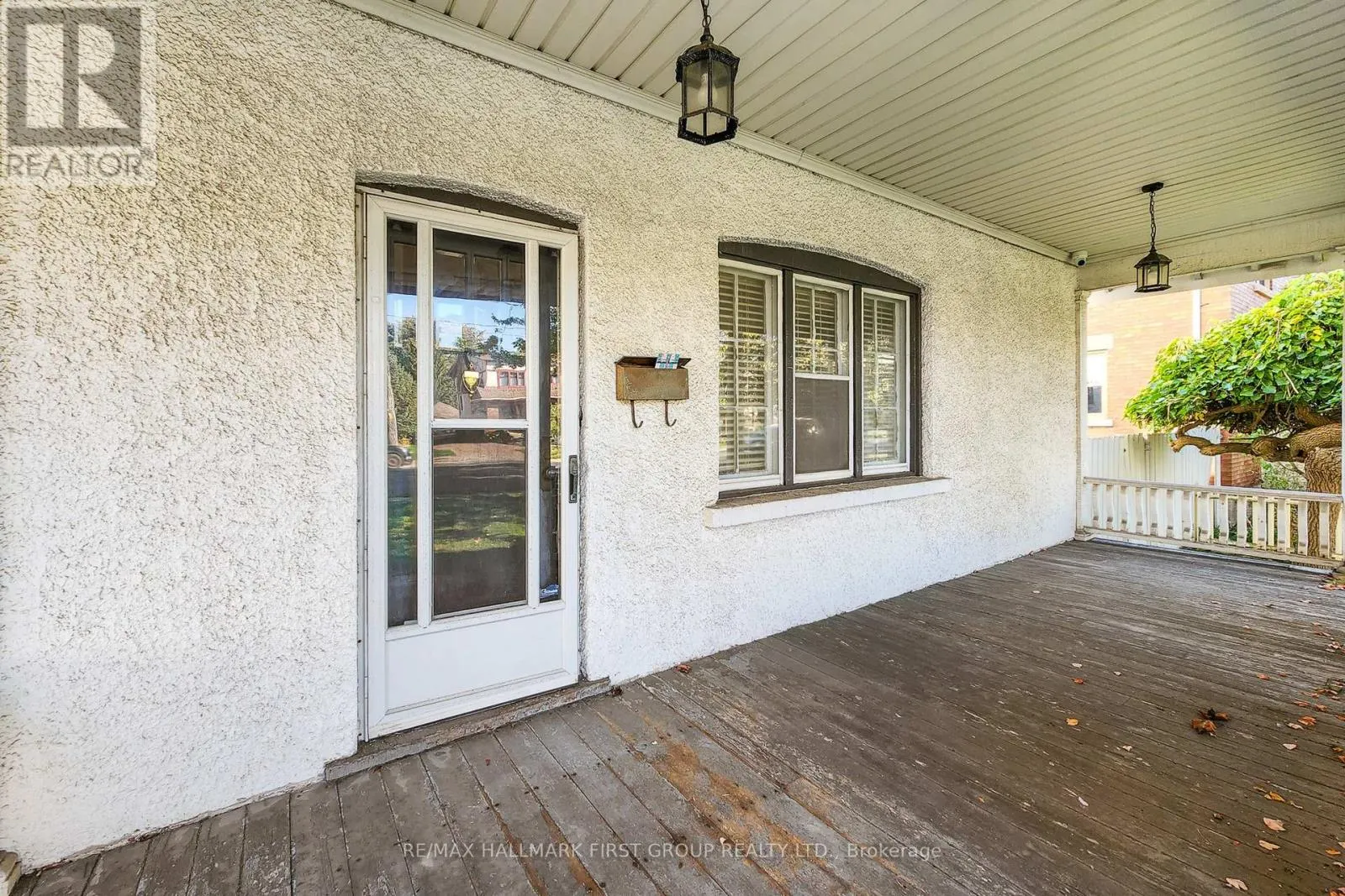 481 SIMCOE STREET N