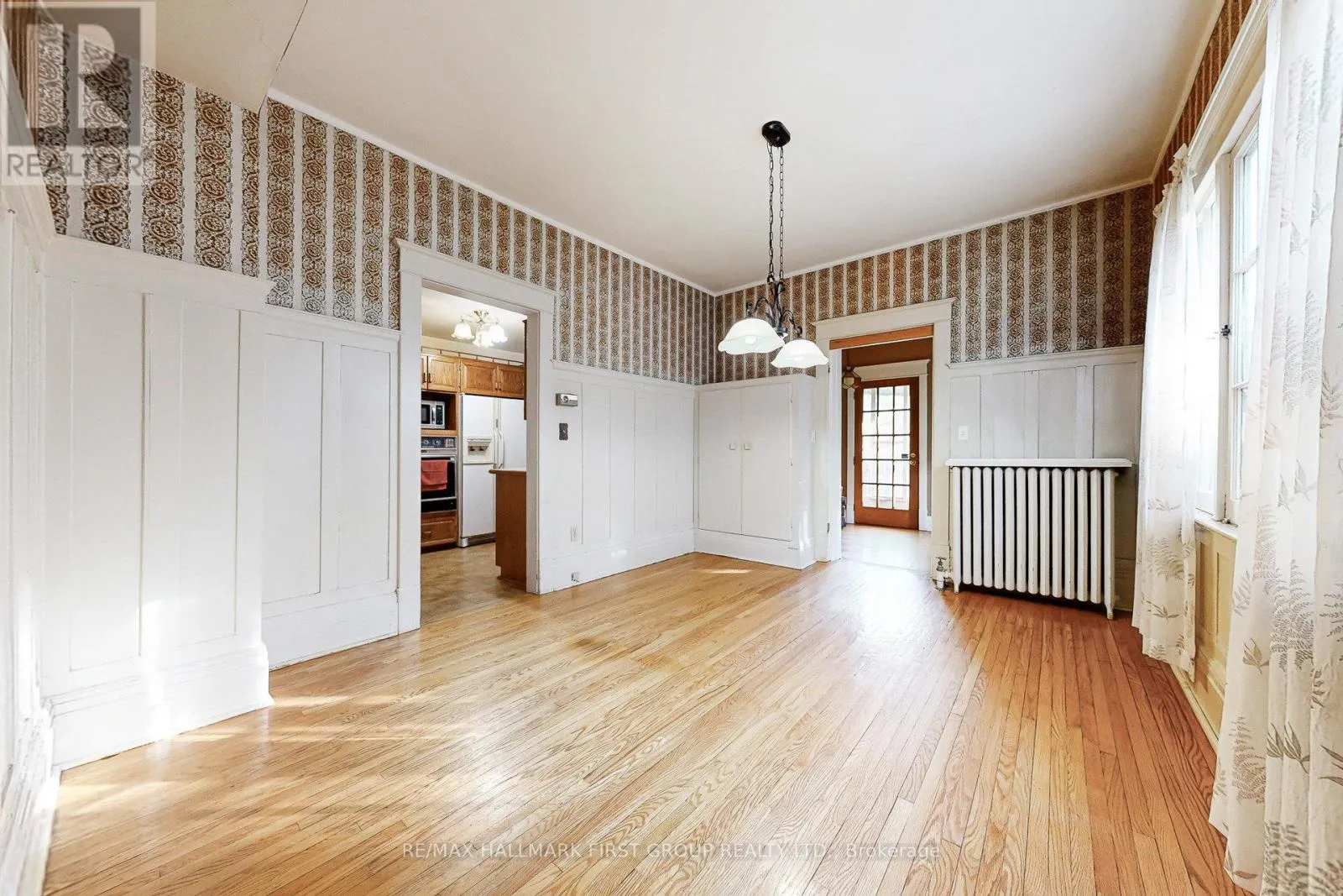 481 SIMCOE STREET N