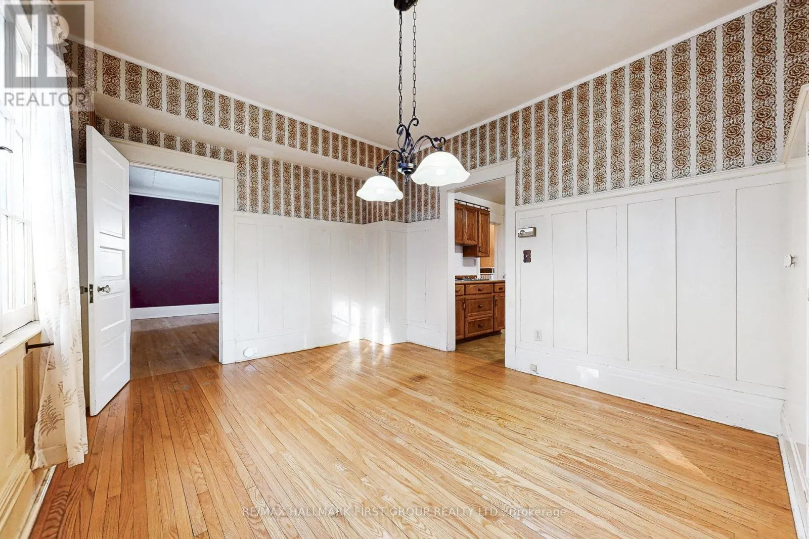 481 SIMCOE STREET N