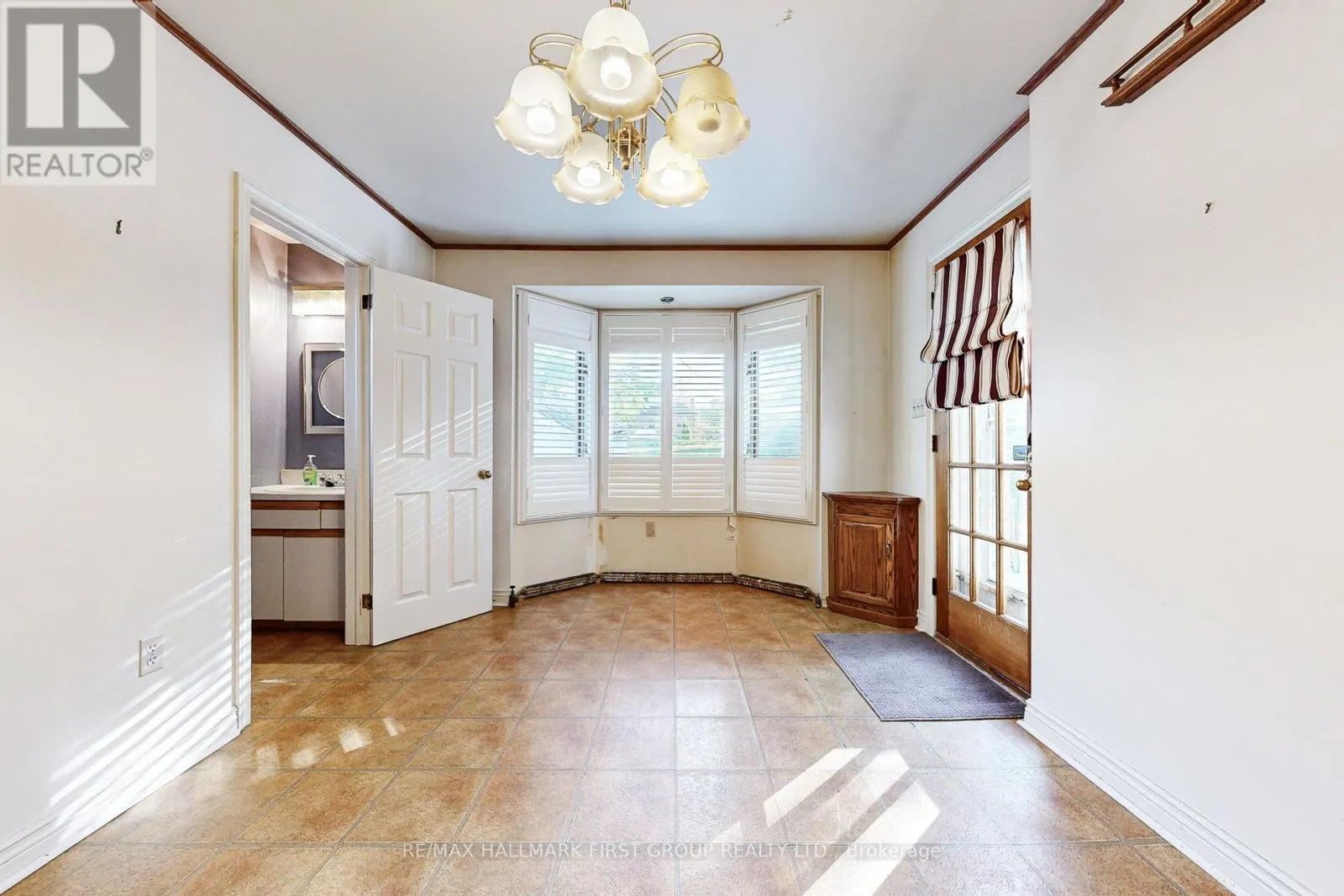 481 SIMCOE STREET N