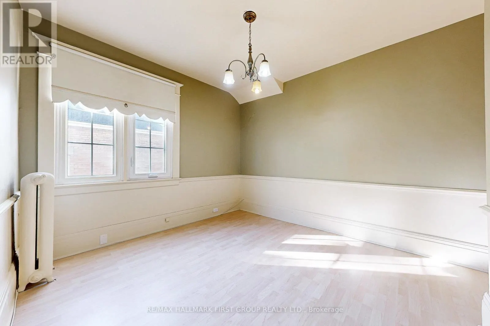 481 SIMCOE STREET N