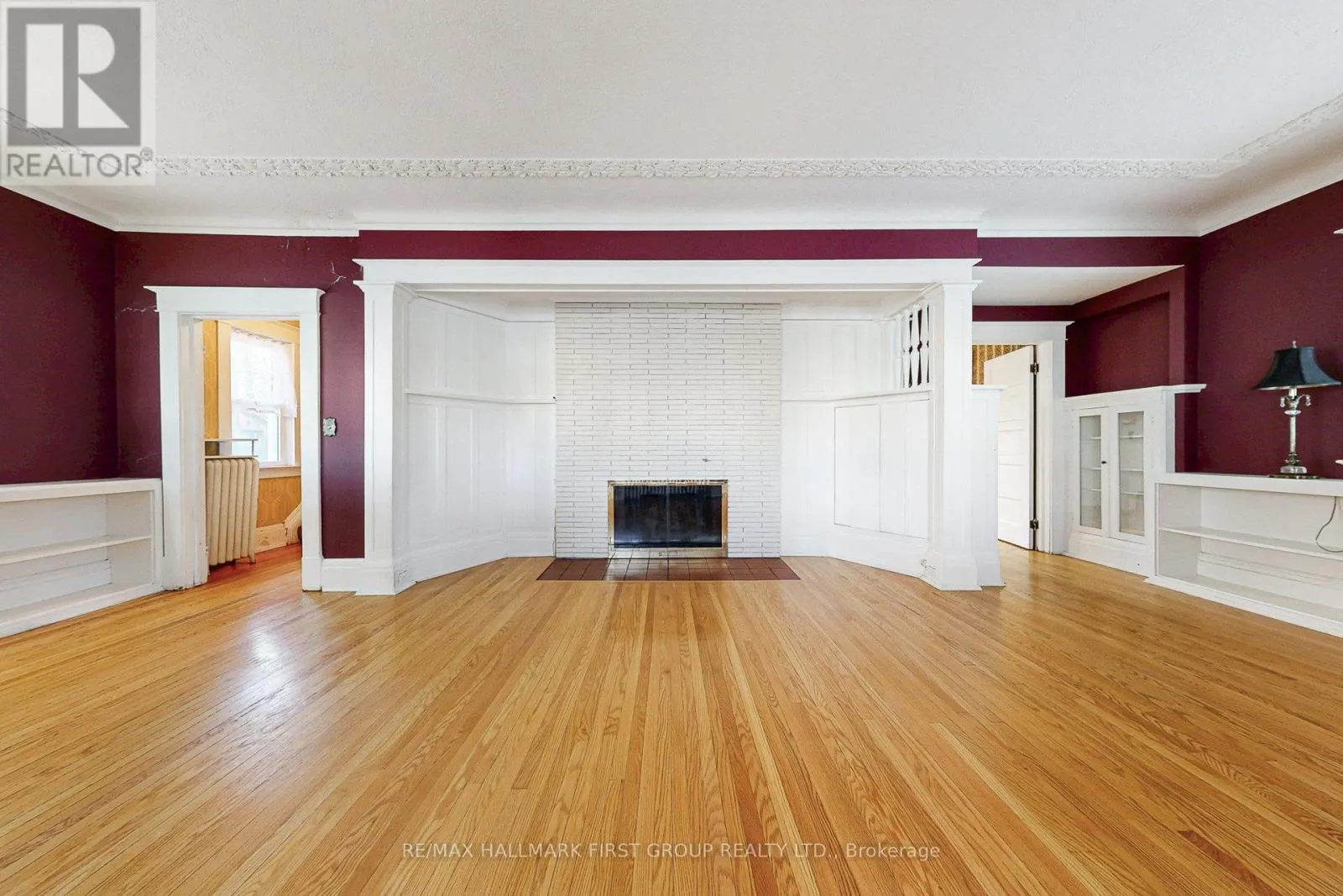 481 SIMCOE STREET N