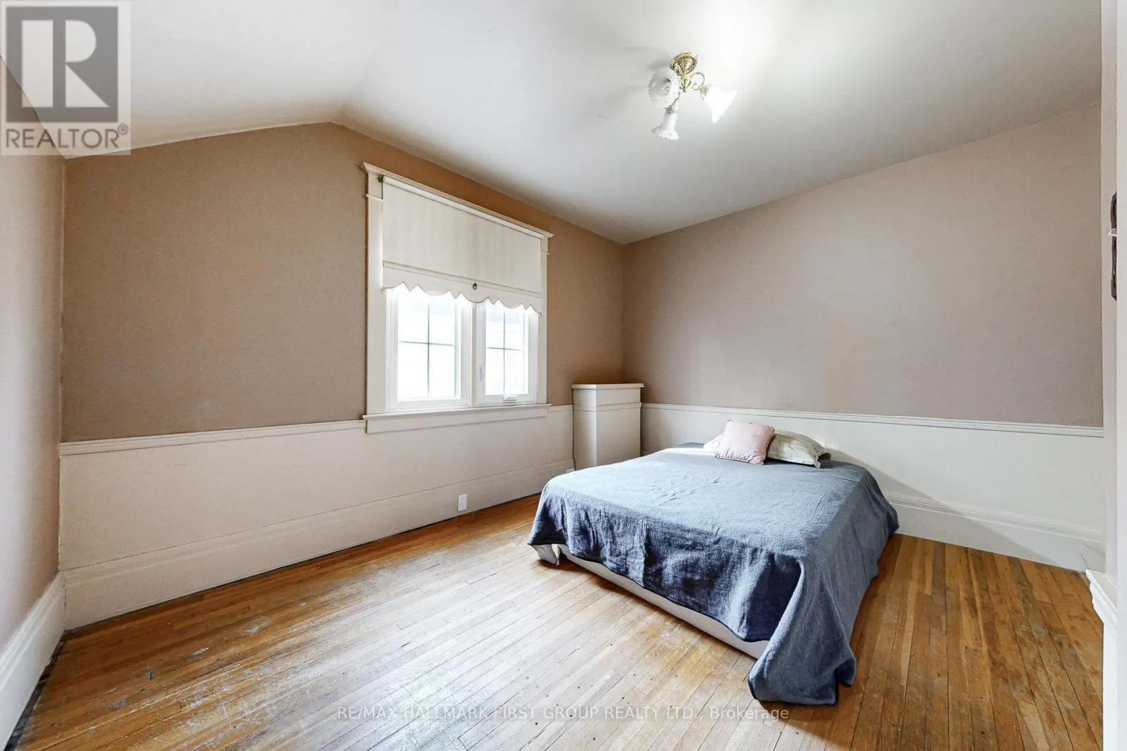 481 SIMCOE STREET N