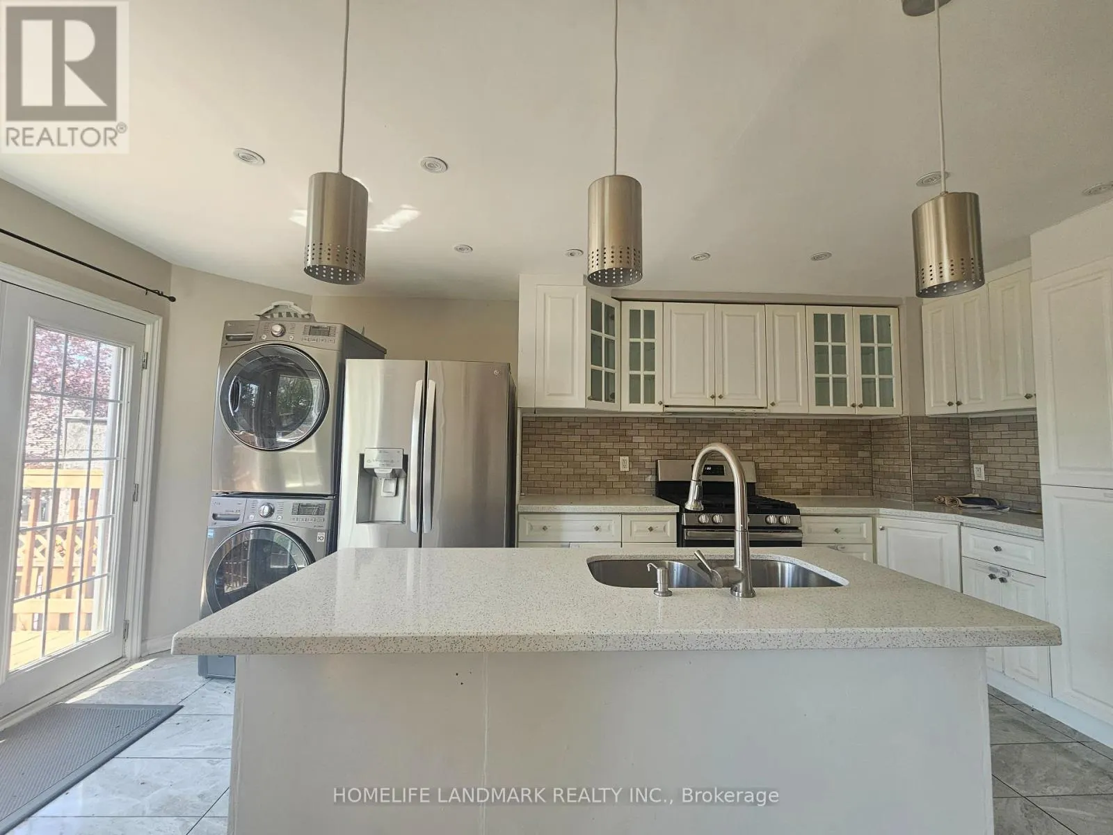 796 BENNETT CRESCENT