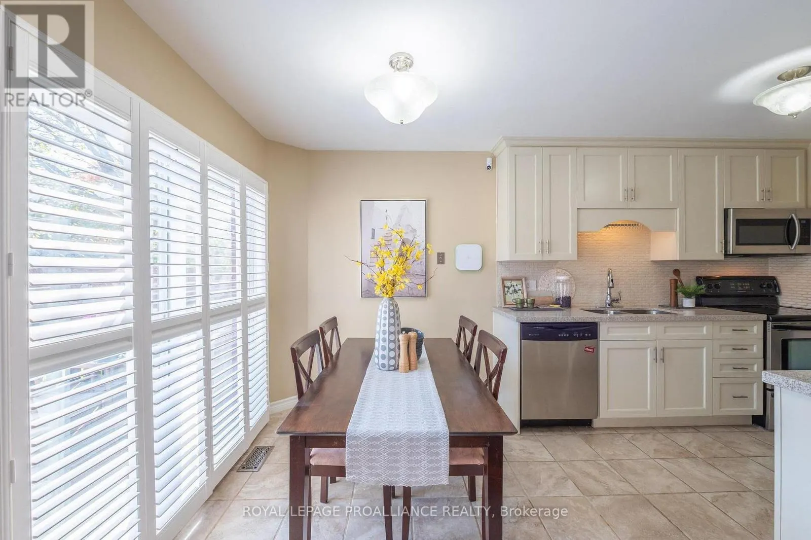 7 FIELDCREST AVENUE