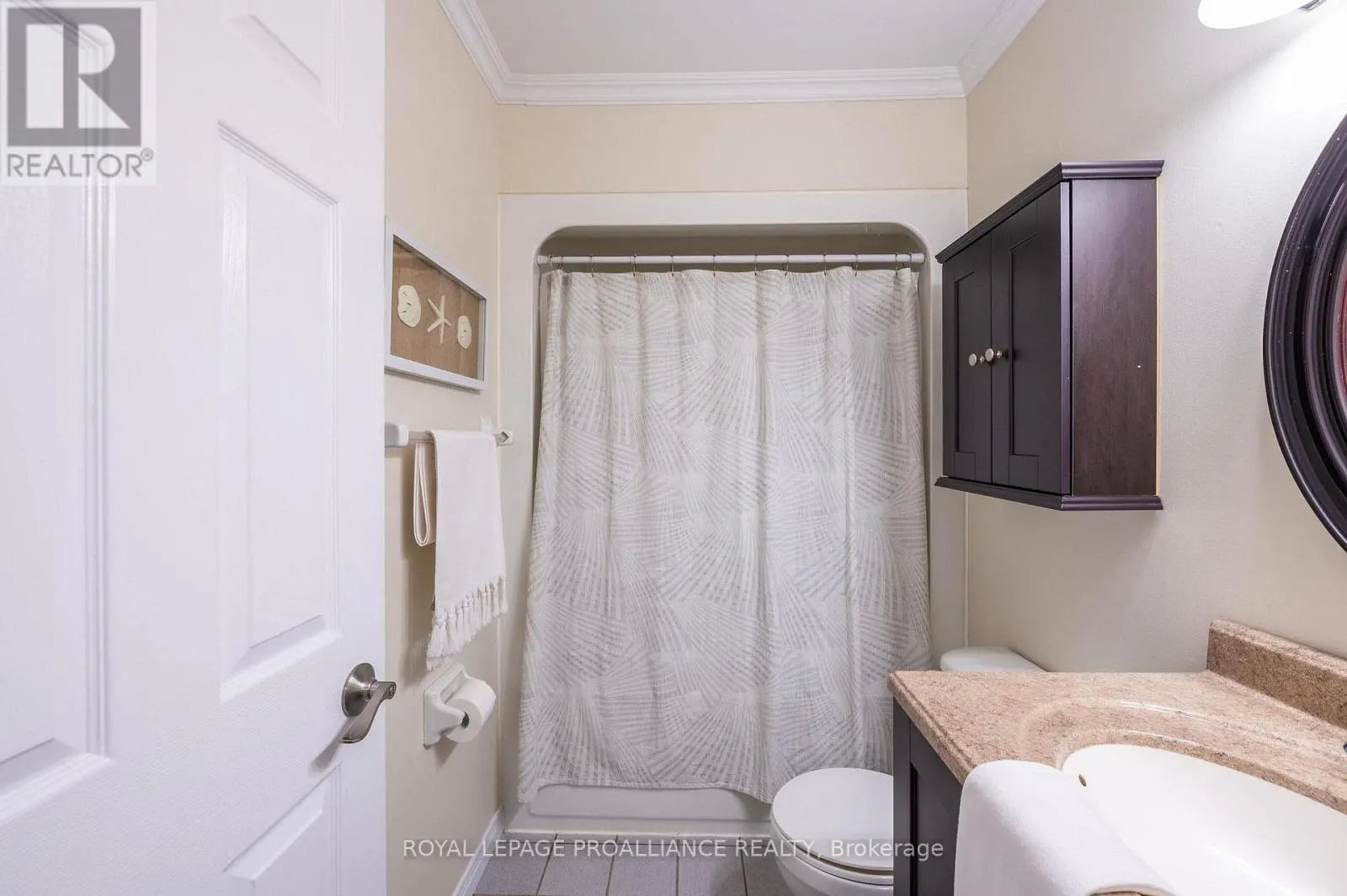 7 FIELDCREST AVENUE