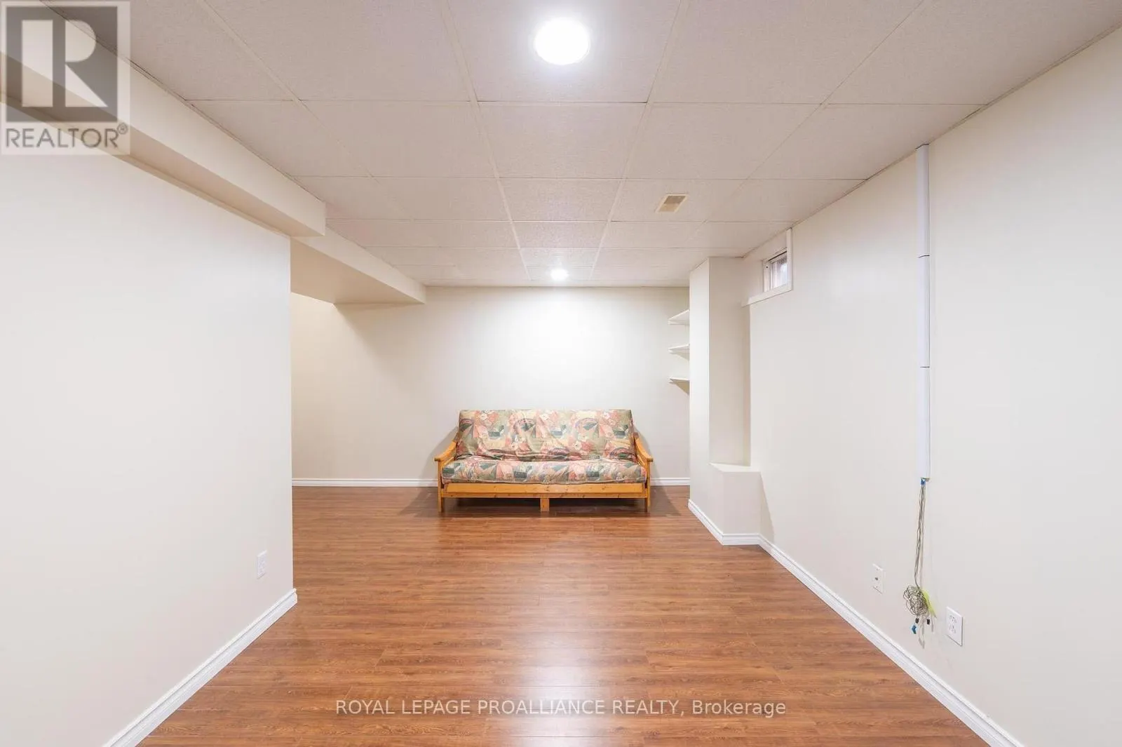 7 FIELDCREST AVENUE