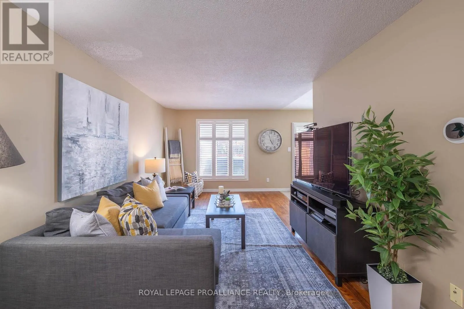 7 FIELDCREST AVENUE