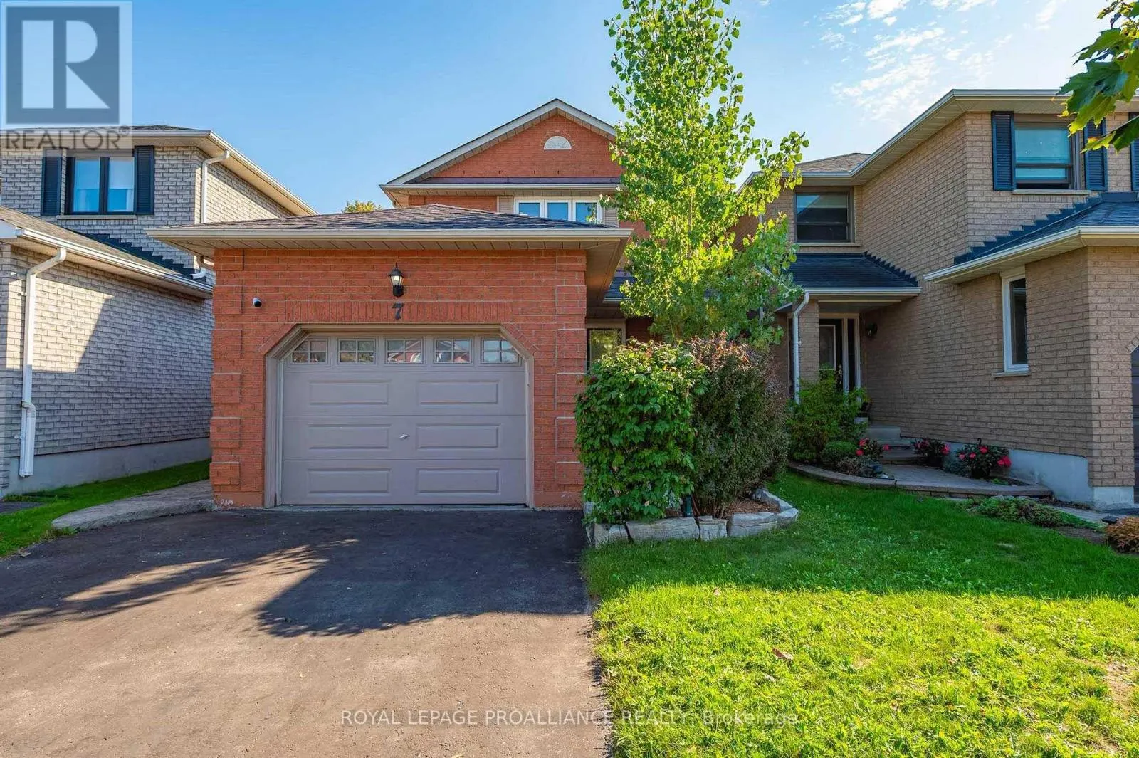 7 FIELDCREST AVENUE