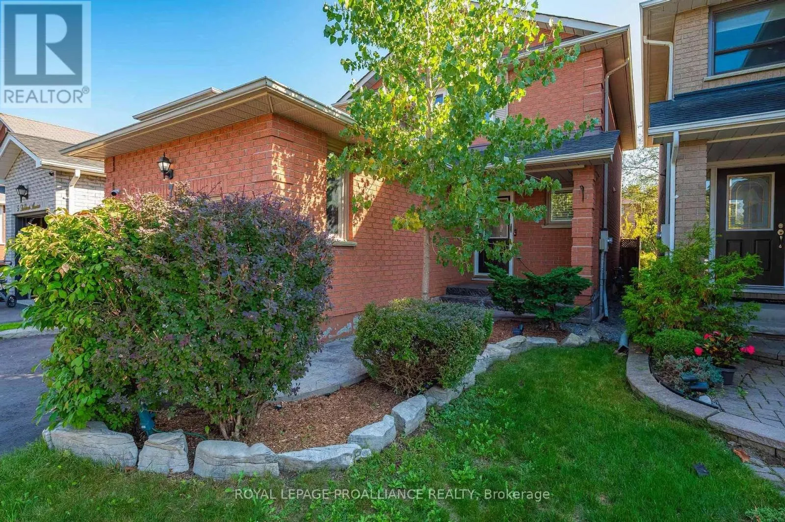 7 FIELDCREST AVENUE