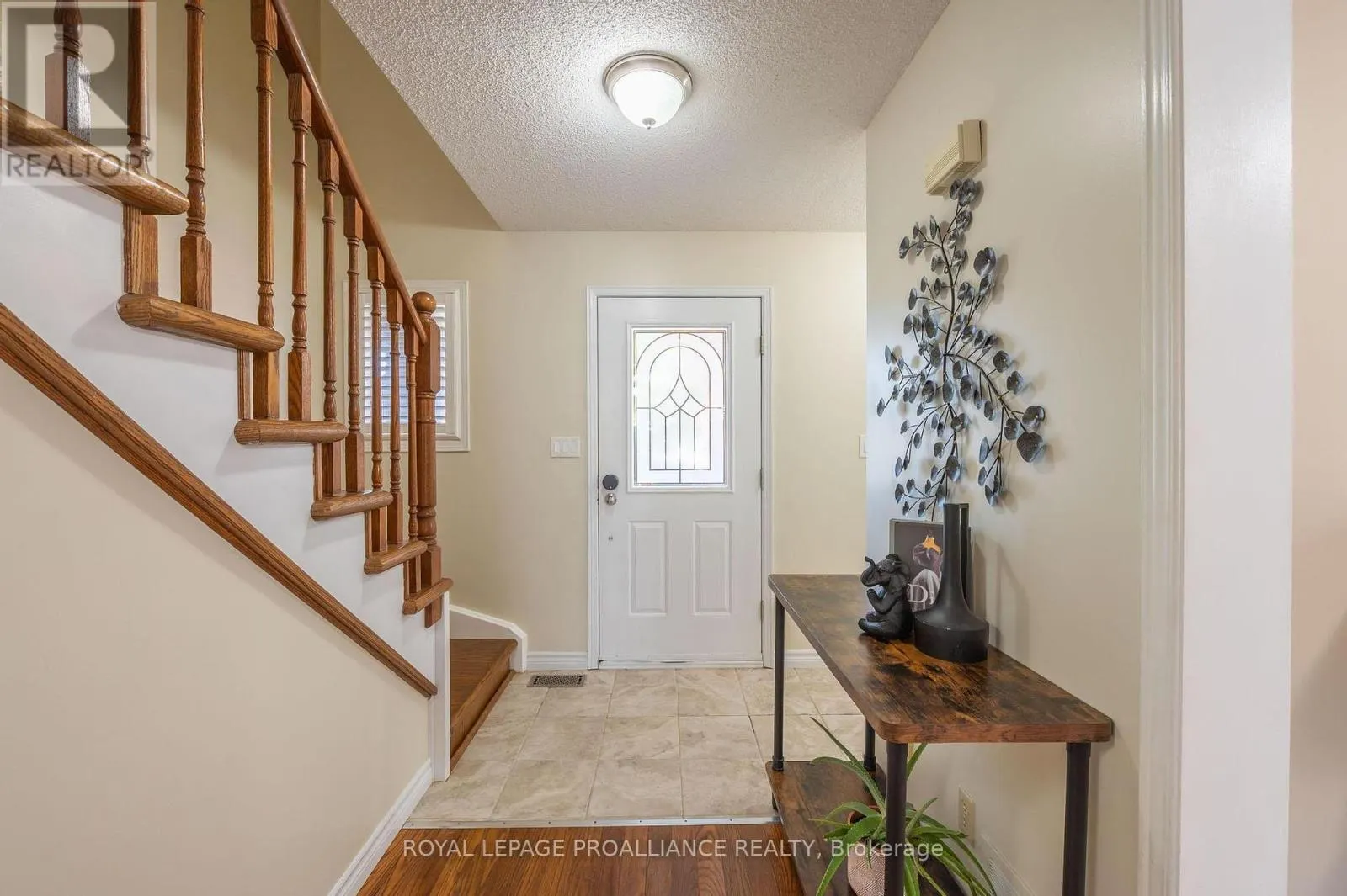 7 FIELDCREST AVENUE