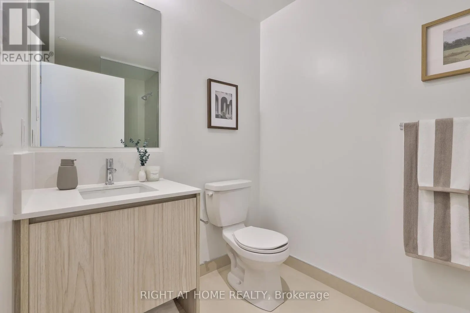 201 - 1161 KINGSTON ROAD