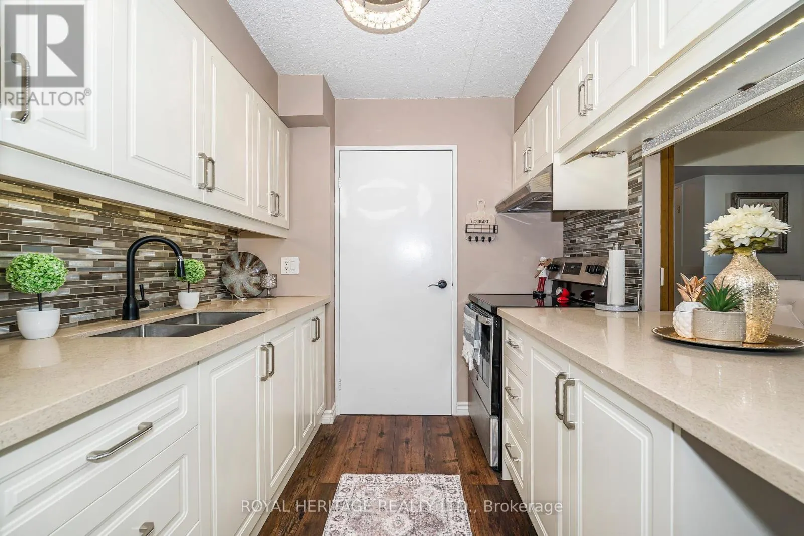 101 - 1535 DIEFENBAKER COURT