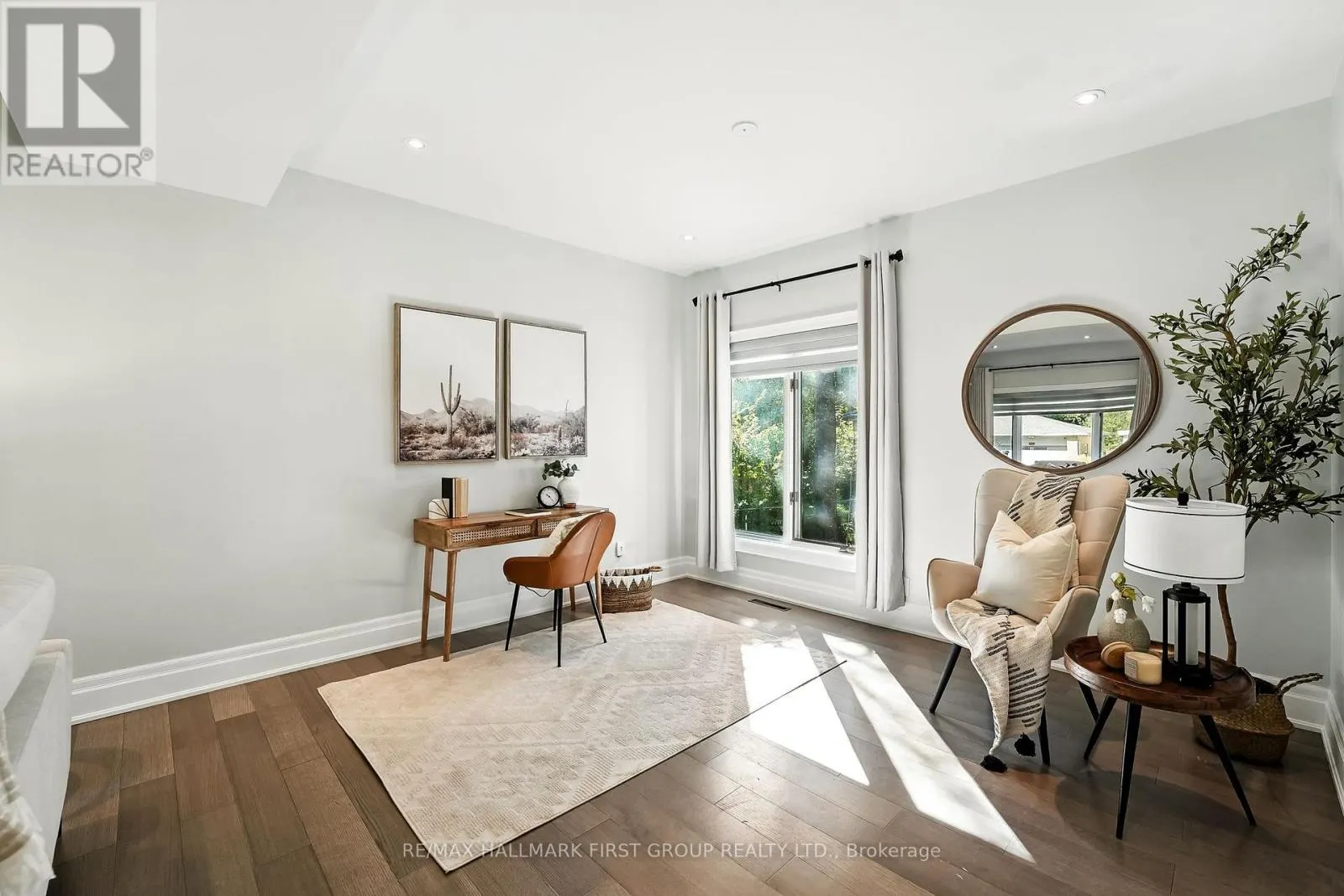 47 SHERWOOD ROAD E