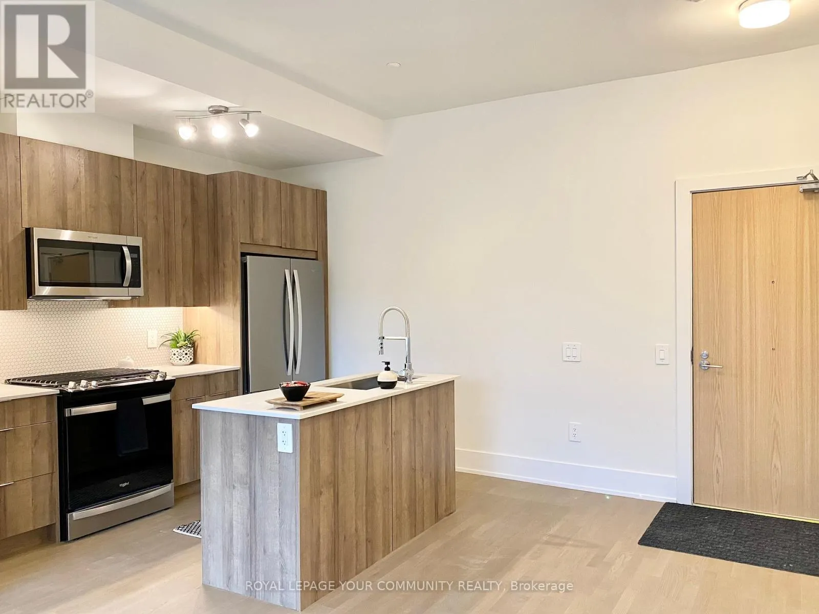 308 - 495 LOGAN AVENUE