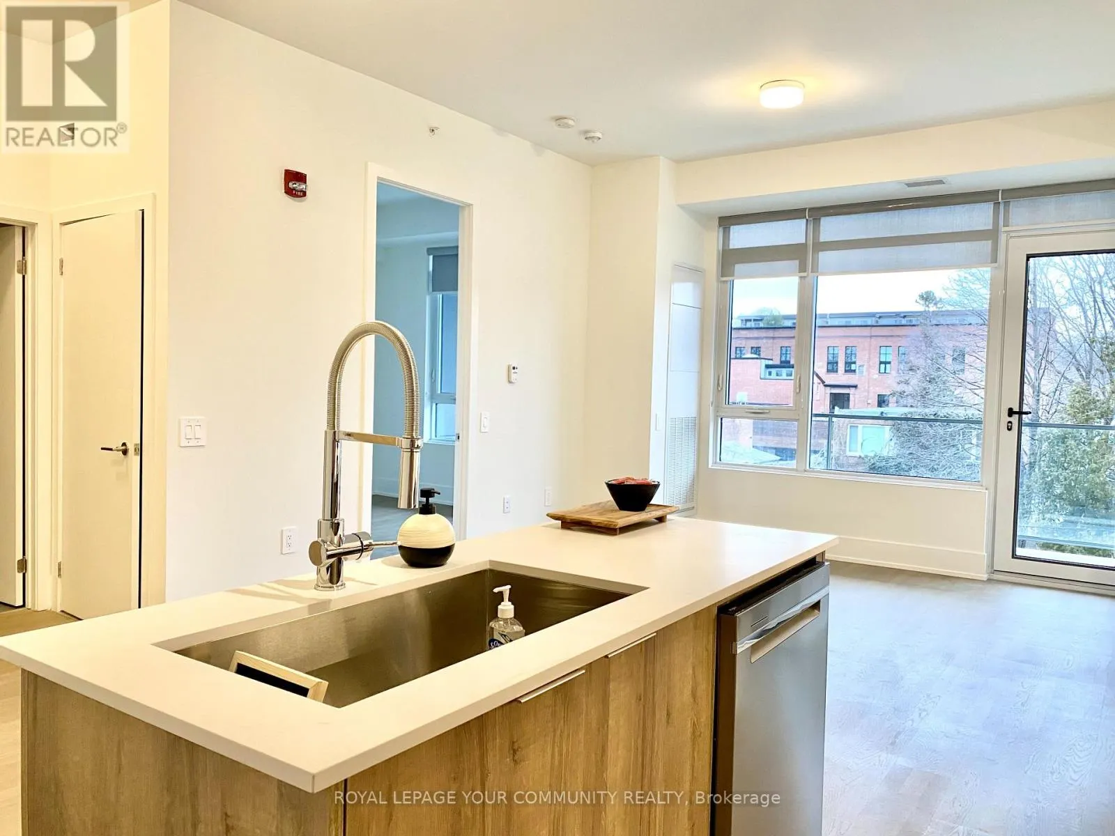 308 - 495 LOGAN AVENUE