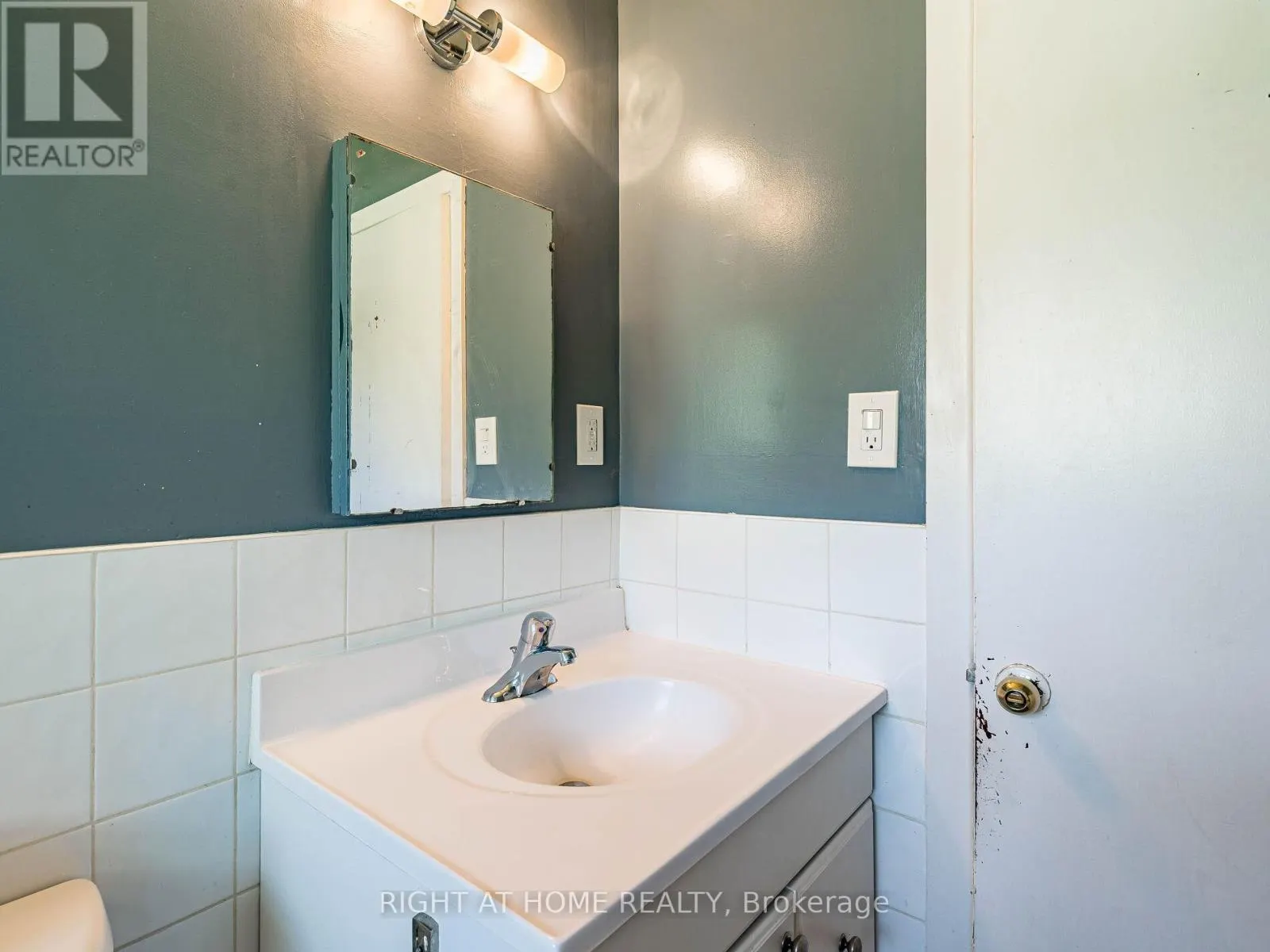 148 WINCHESTER ROAD E