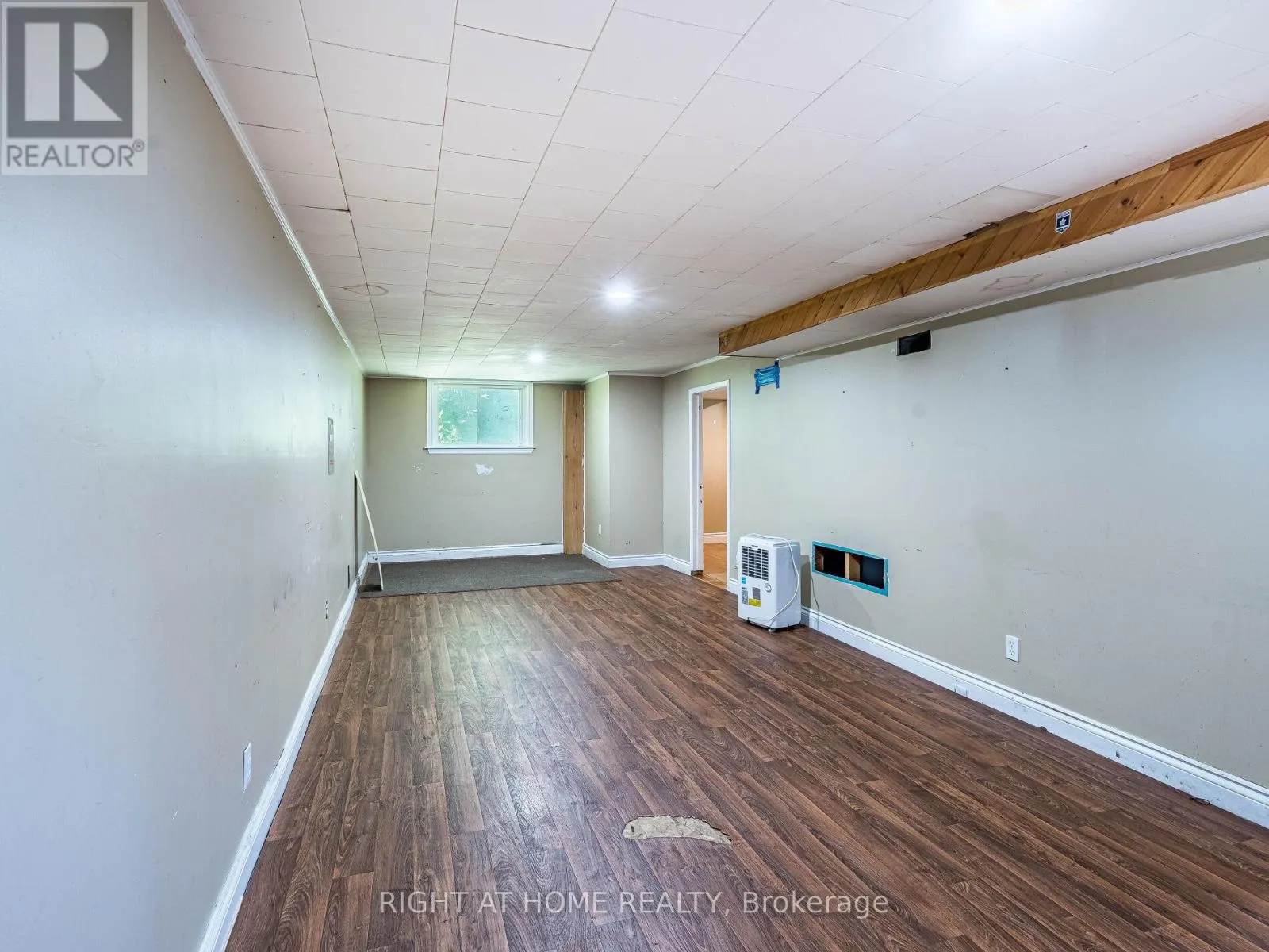 148 WINCHESTER ROAD E