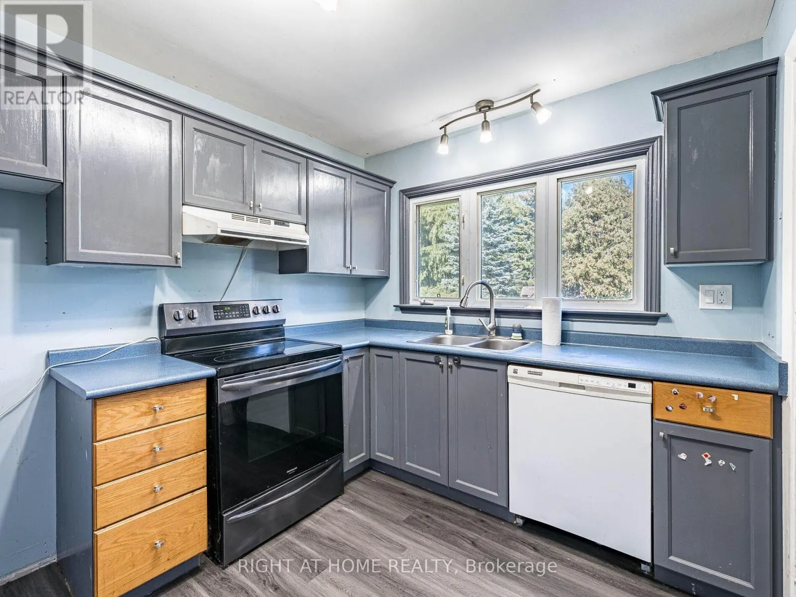 148 WINCHESTER ROAD E
