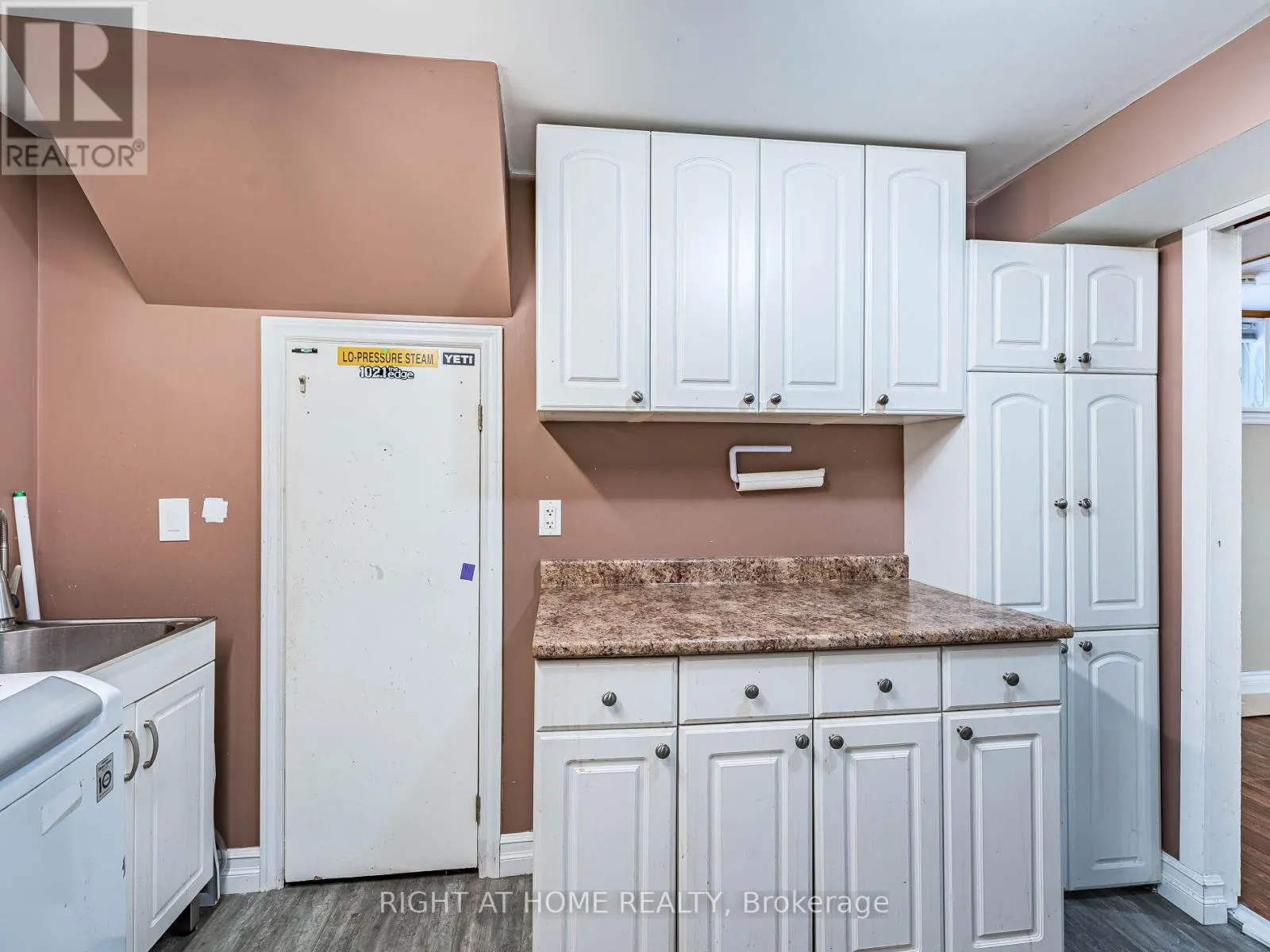 148 WINCHESTER ROAD E
