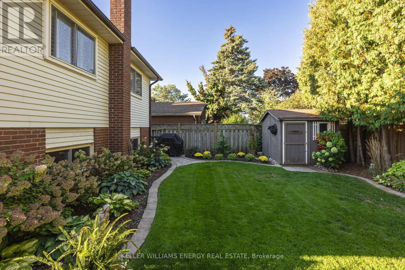 1158 TRILLIUM COURT