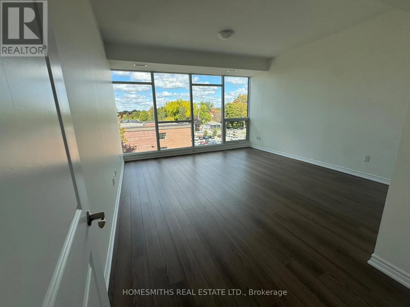 401 - 109 KING AVENUE E, #401