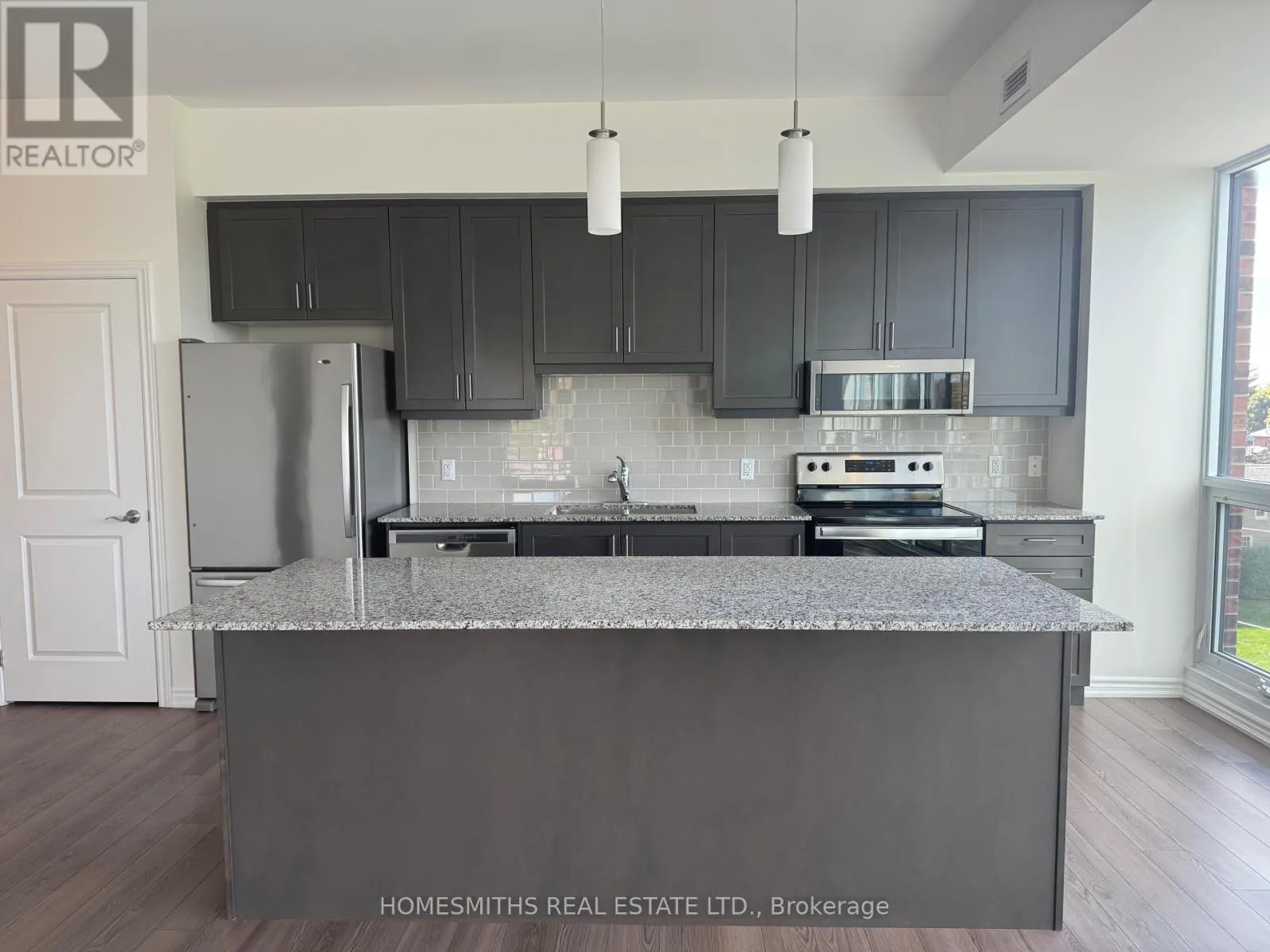 401 - 109 KING AVENUE E, #401