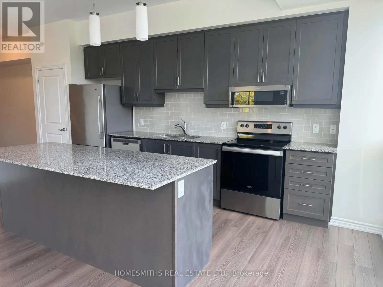 401 - 109 KING AVENUE E, #401