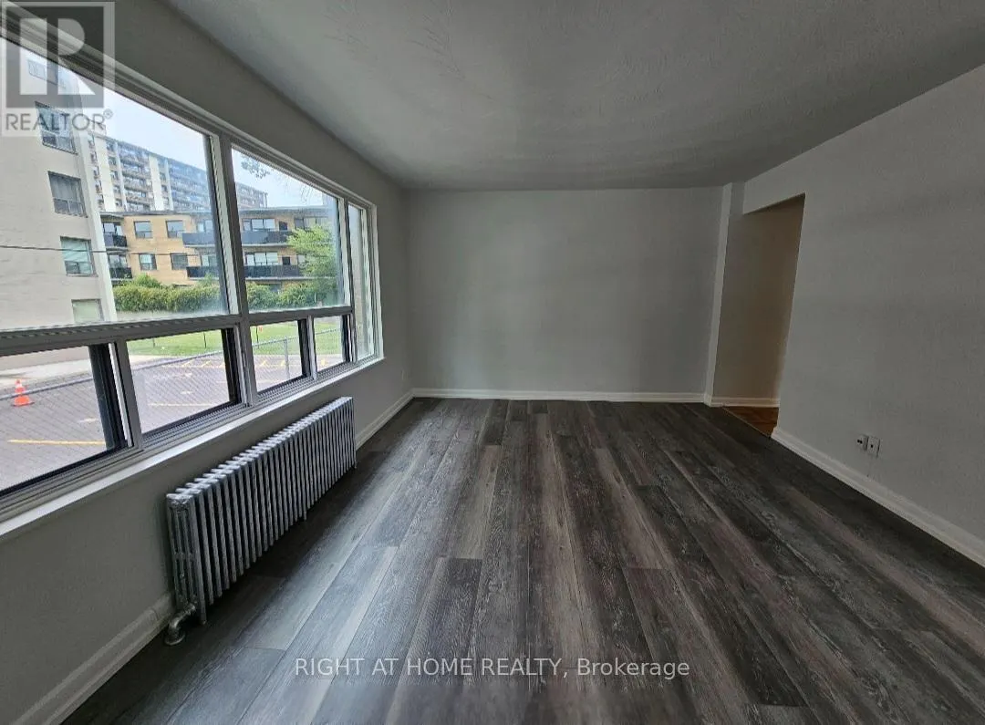203 - 20 COSBURN AVENUE