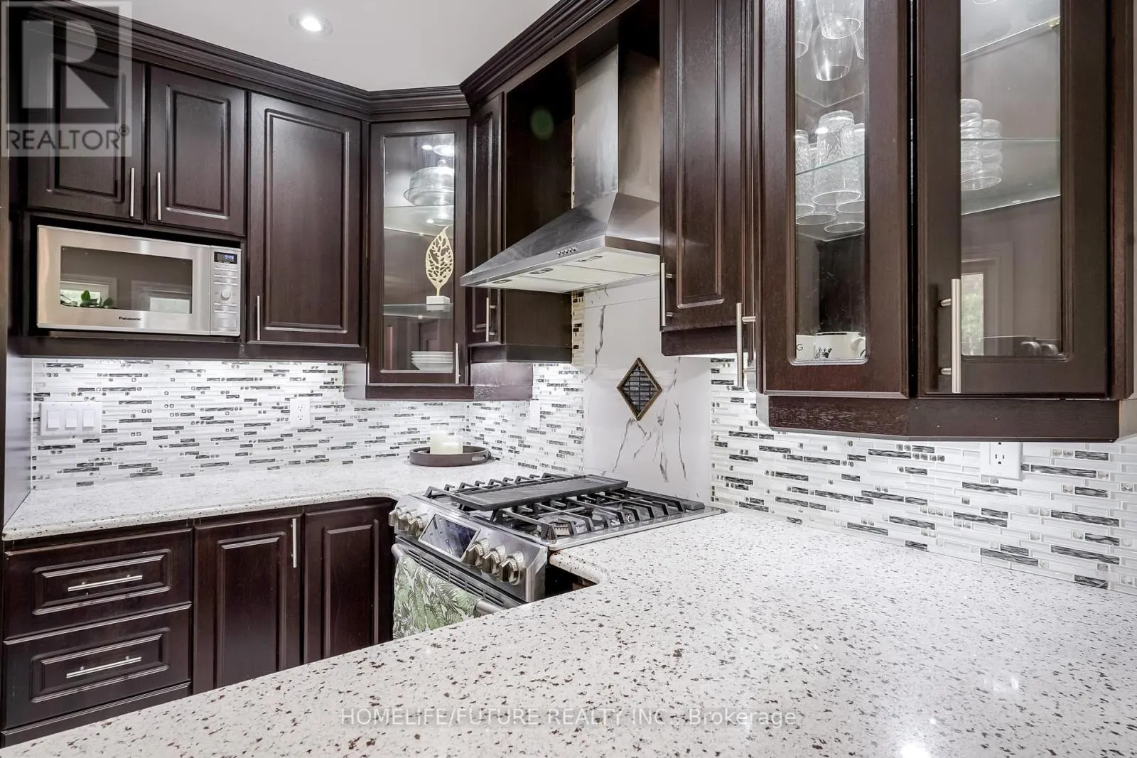 37 TAWN CRESCENT