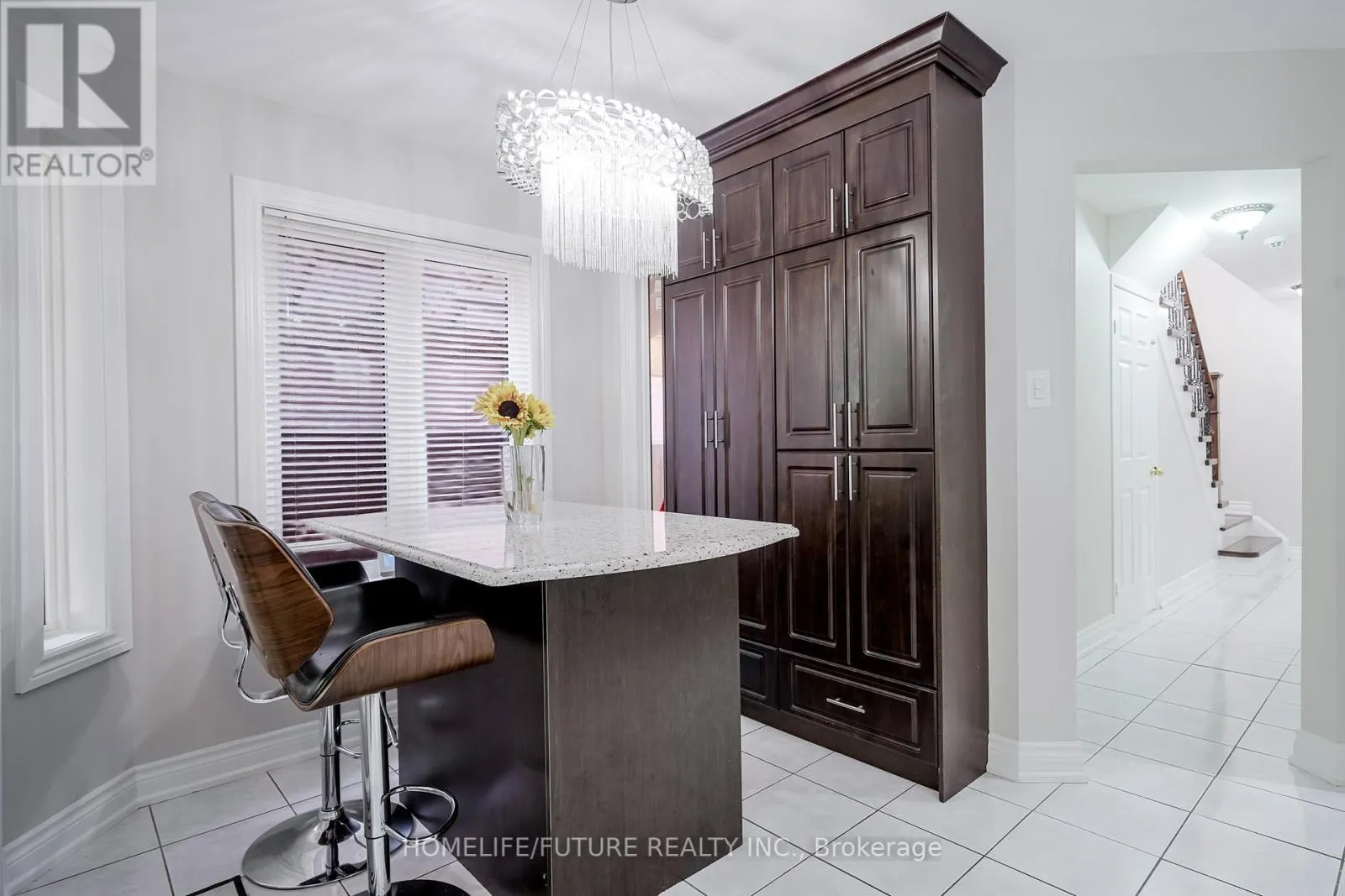 37 TAWN CRESCENT