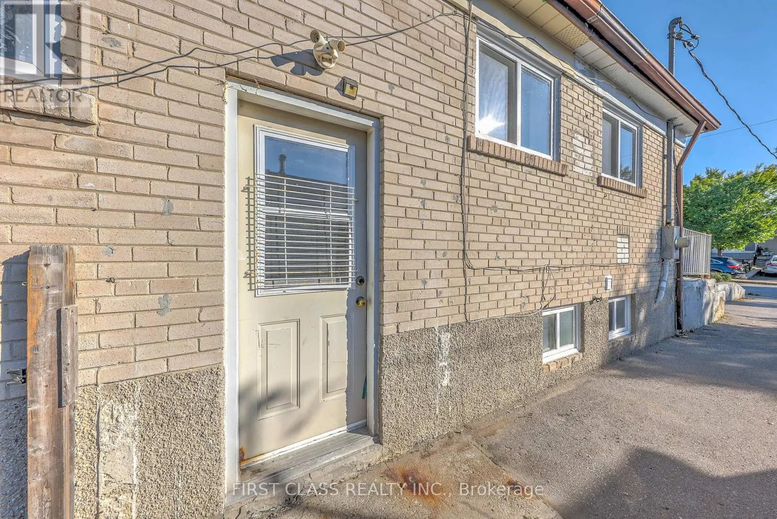 214 LINDEN AVENUE