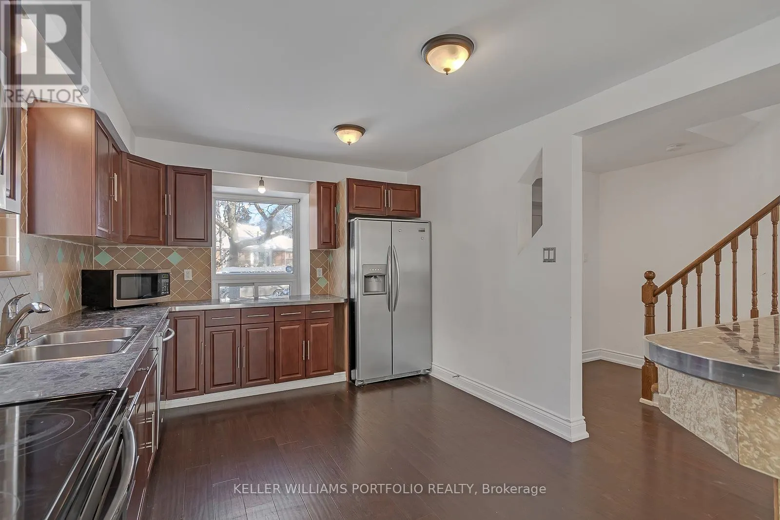 37 BANNER CRESCENT
