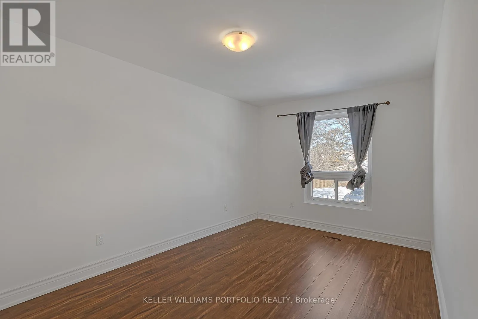 37 BANNER CRESCENT
